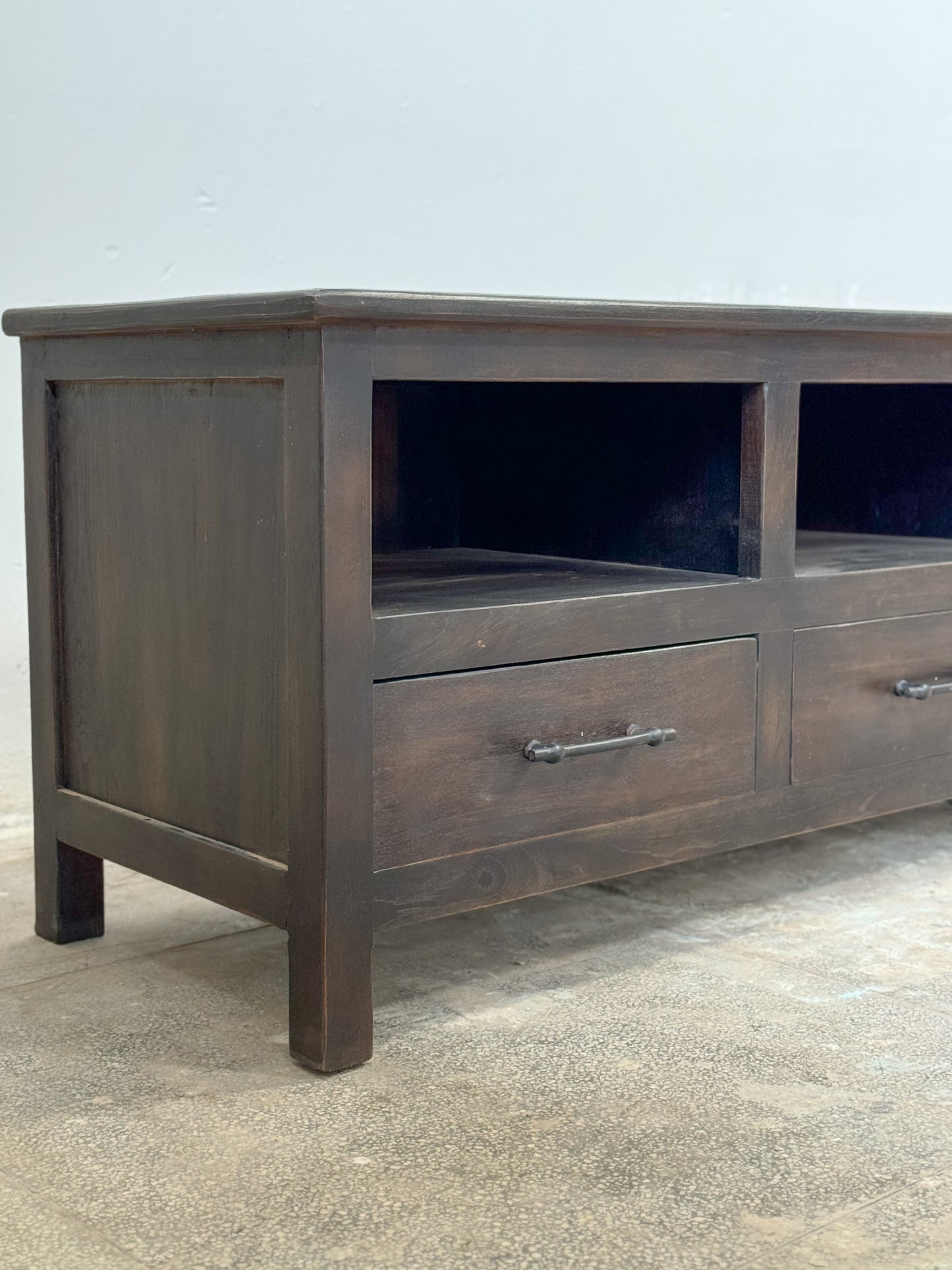 ALBERTO TV UNIT