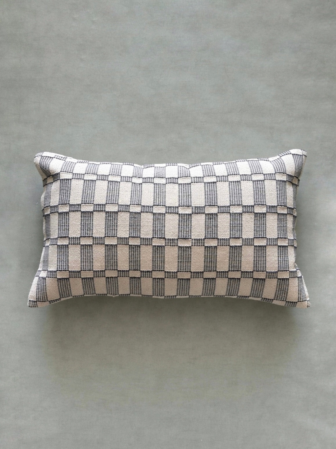 EZRA CUSHION II