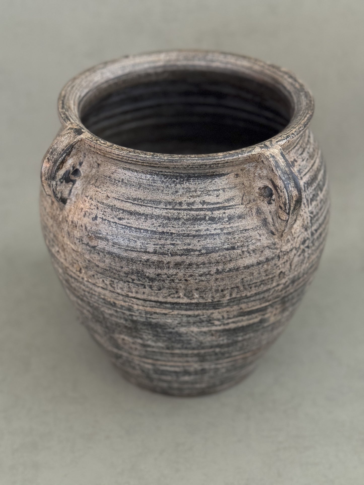 AIMEE CLAY POT