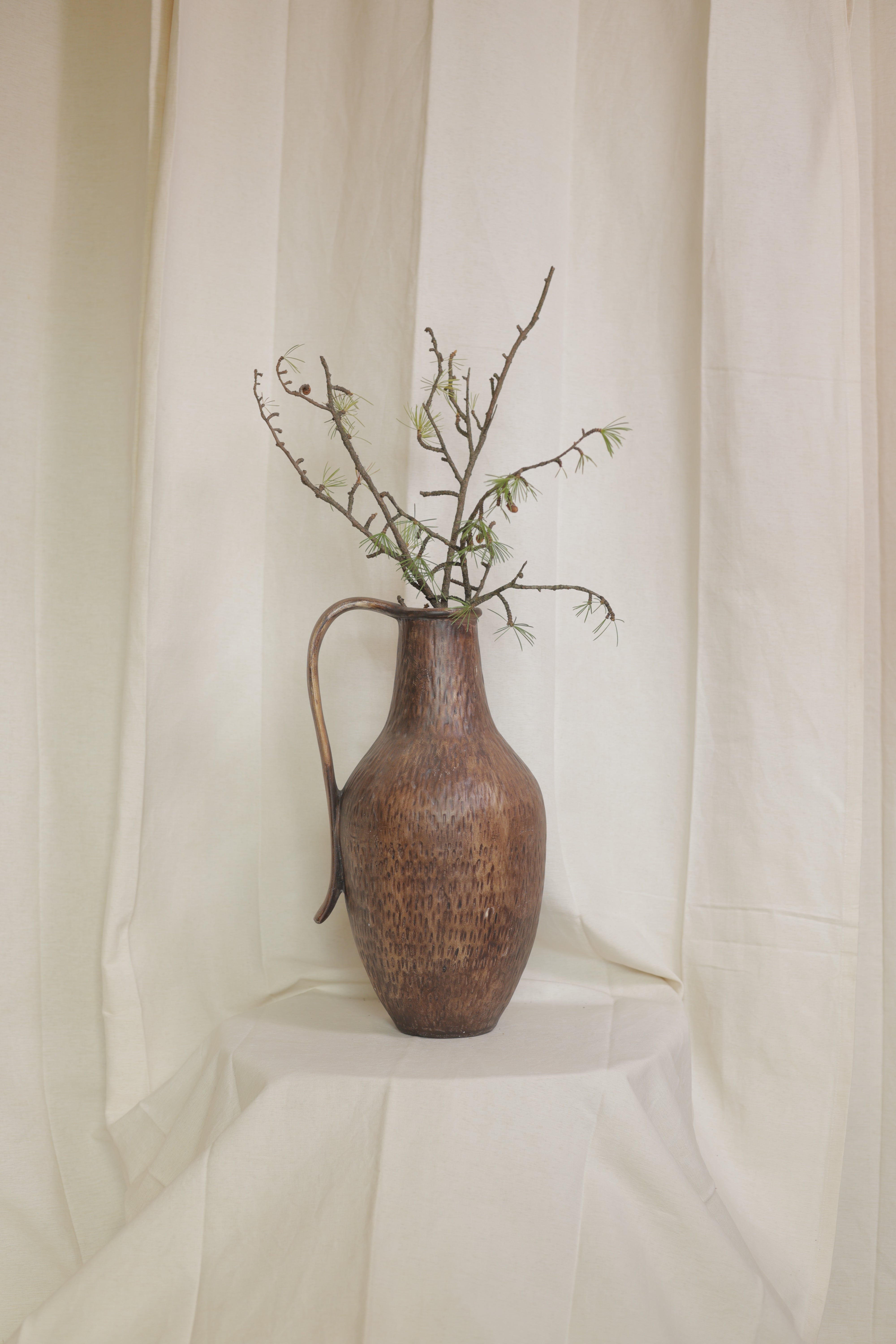 NOK VASE III- fibergalss- SAH STUDIO