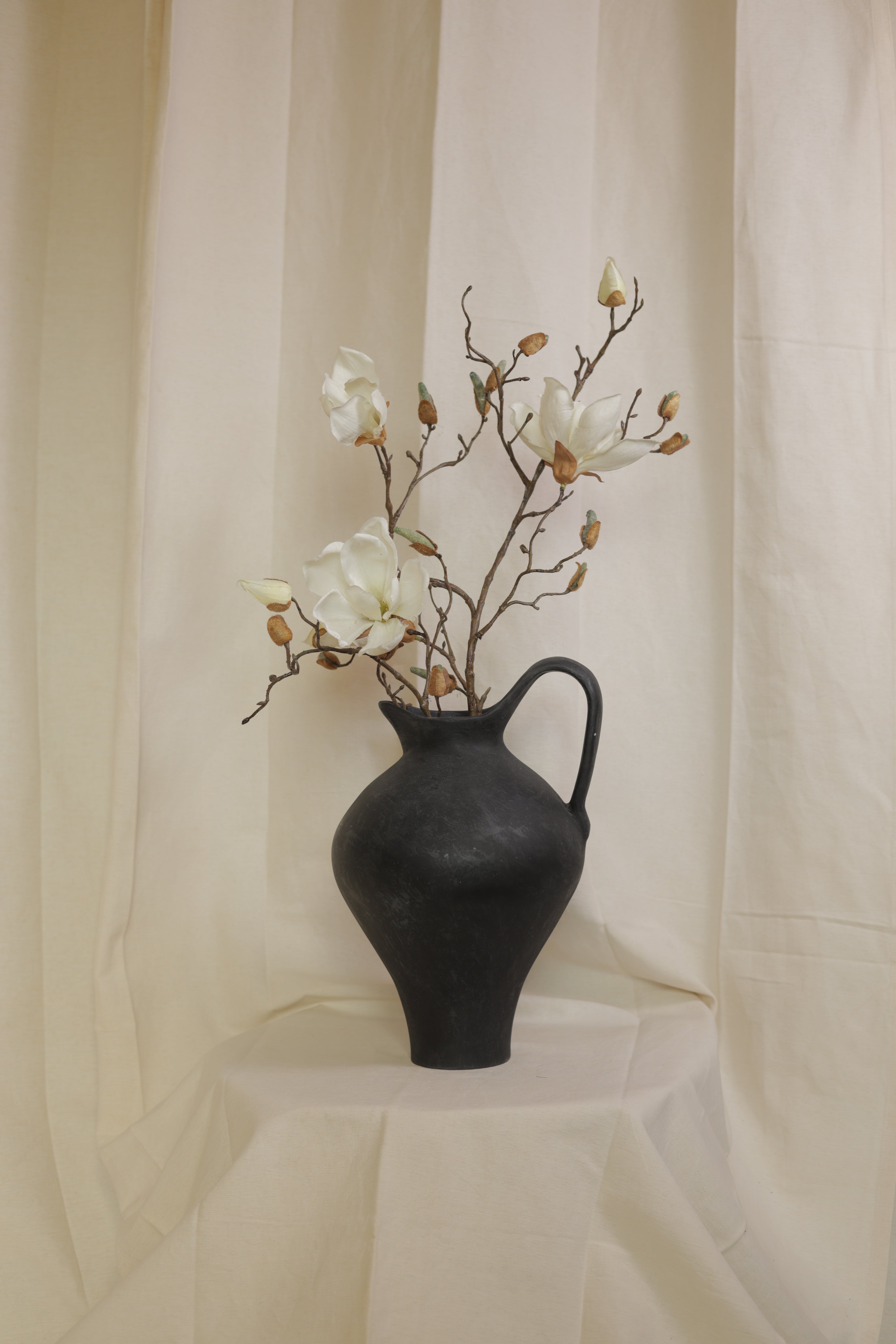 NOK VASE I- fiberglass- SAH STUDIO