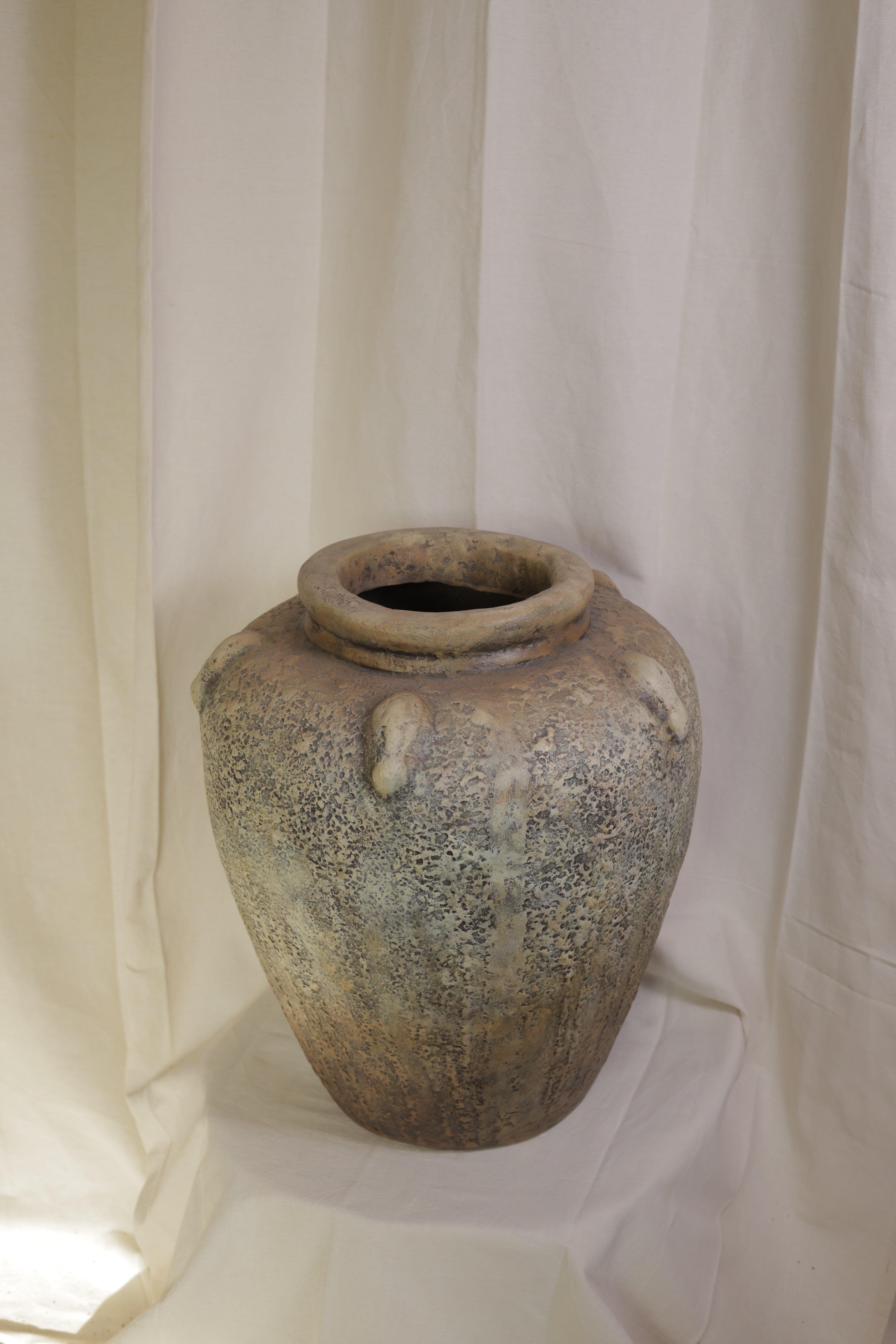 WABI URN- detailed- SAH STUDIO