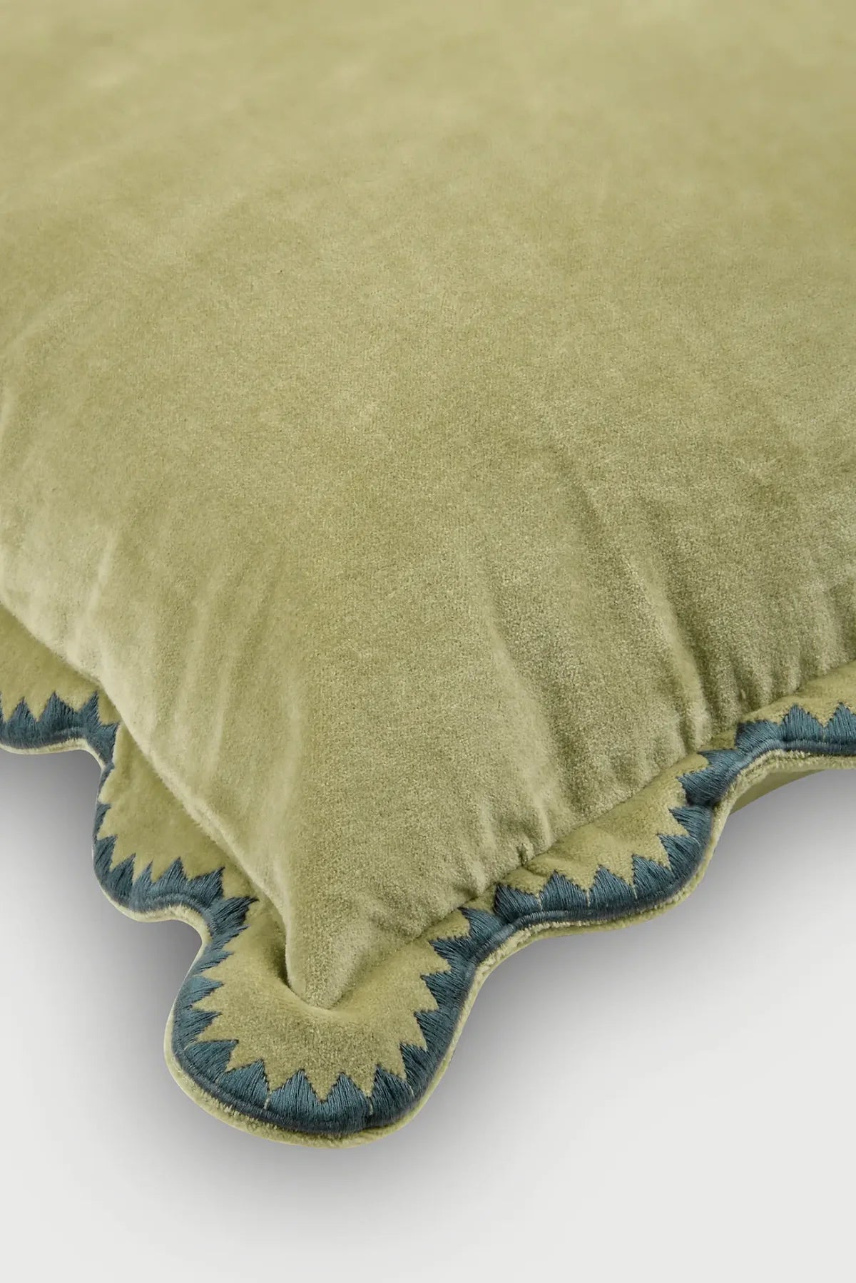 MIRAGE SCALLOP MOSS GREEN CUSHION COVER