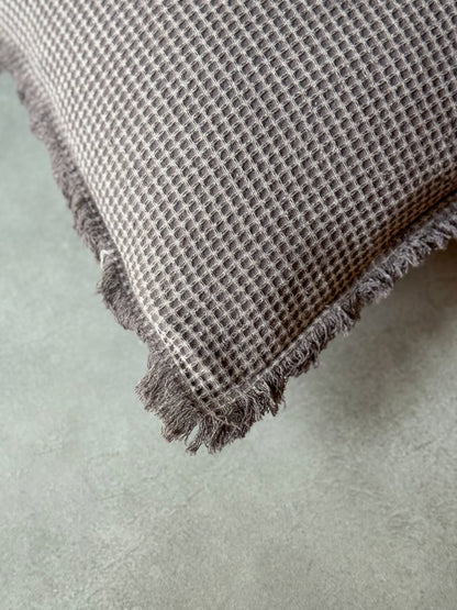 WAFFLE CUSHION in grey -ALTROVE