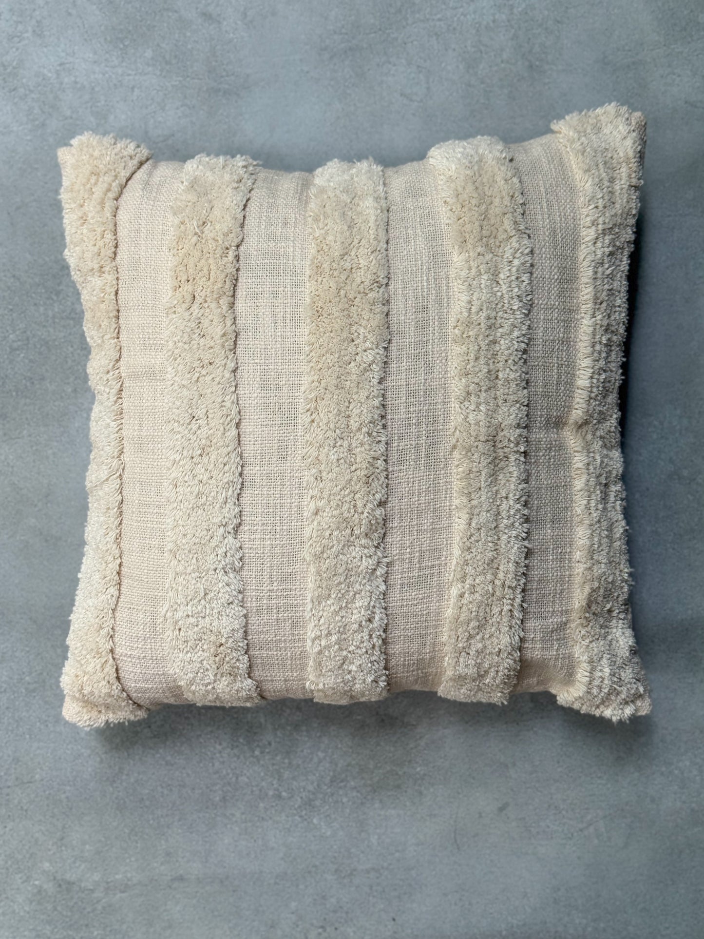 LIA CUSHION