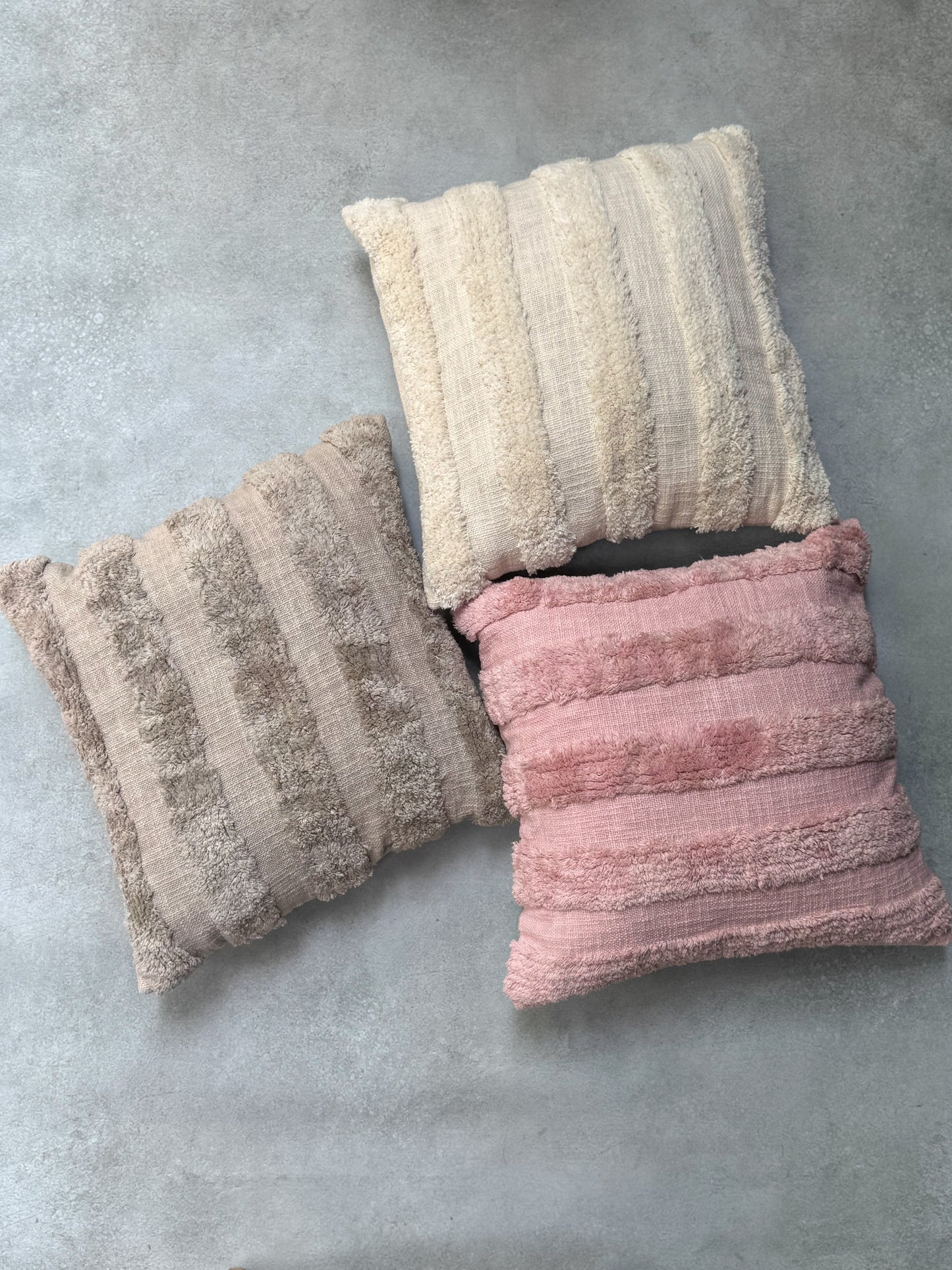 LIA CUSHION