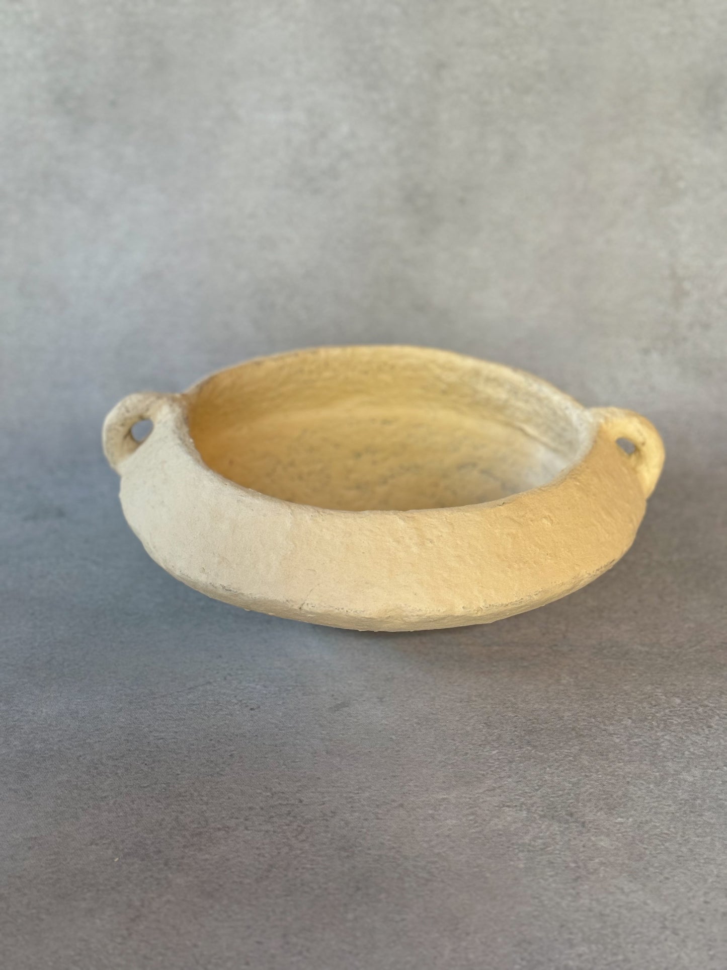 SAINZ PAPER MACHE FLAT BOWL