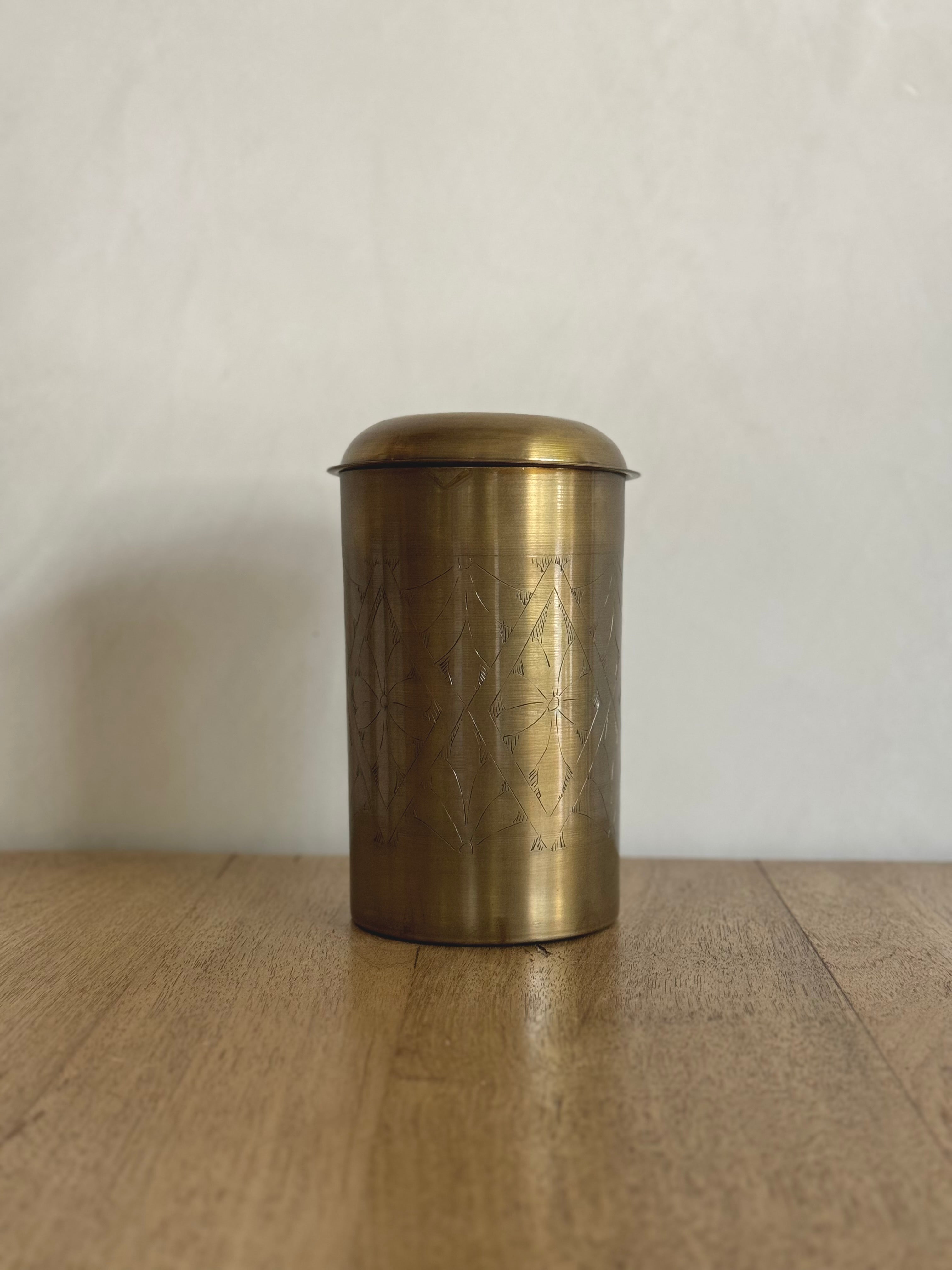 DECORATIVE BRASS JARS- detailed- ALTROVE