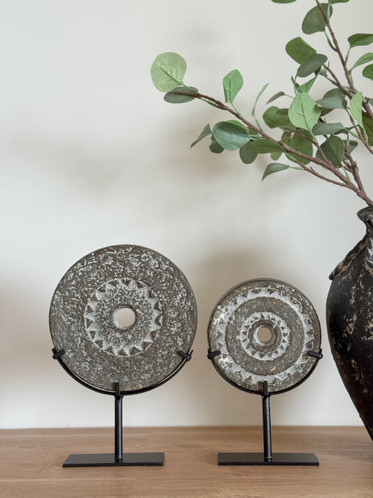 ROUND SCULPTURE COTTON MACHE