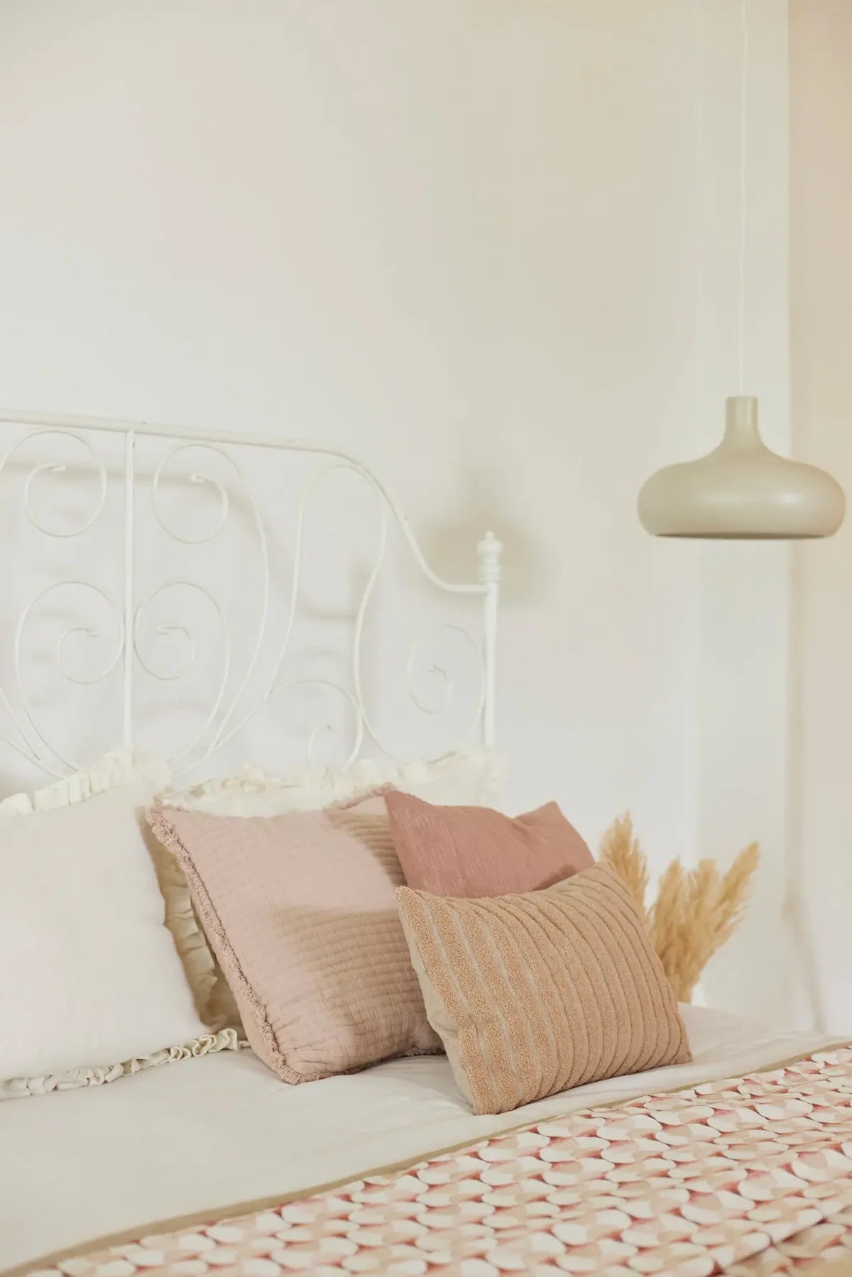 TRAIL BABY PINK CUSHION COVER