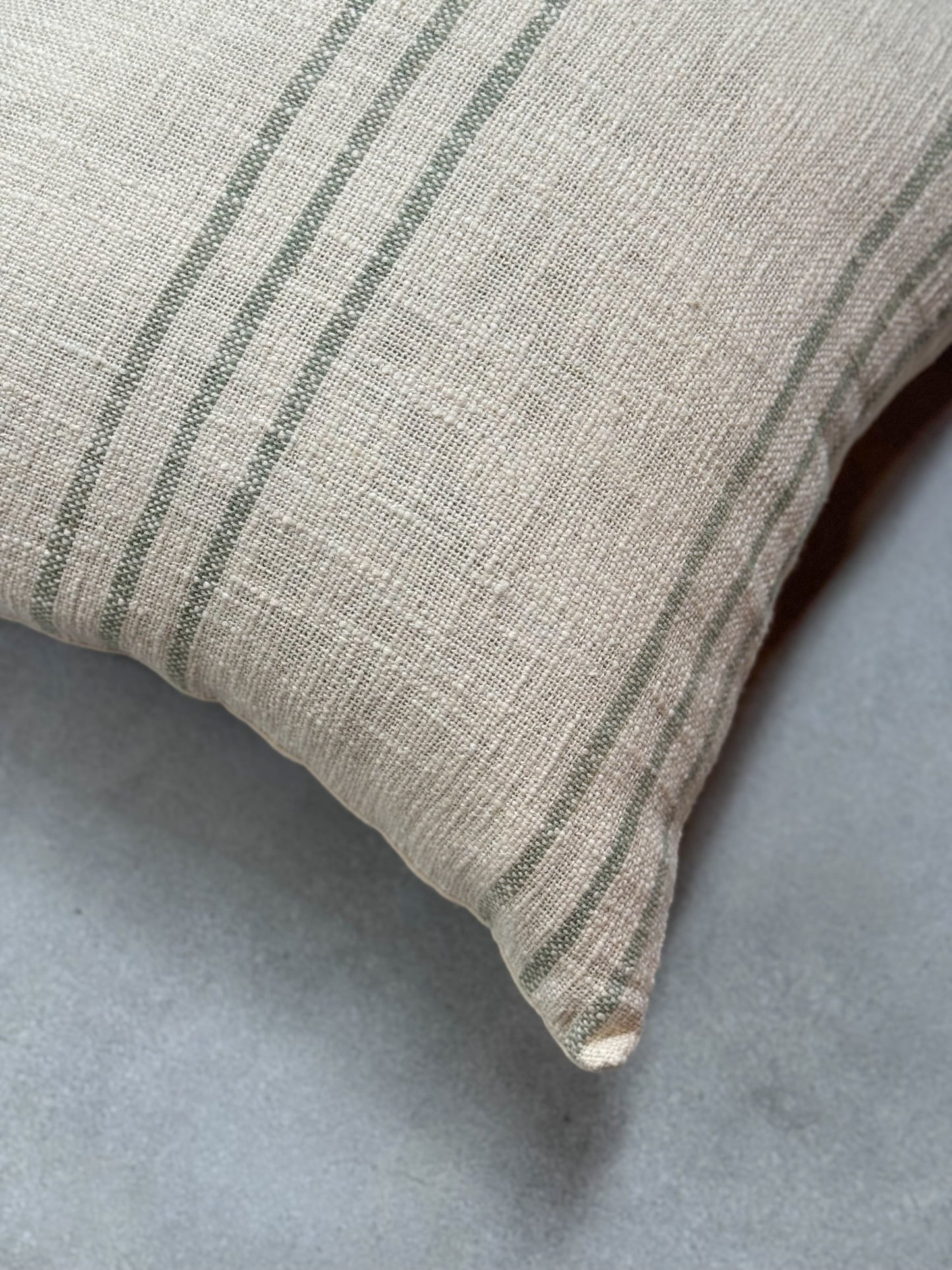 SERRA STRIPE CUSHION