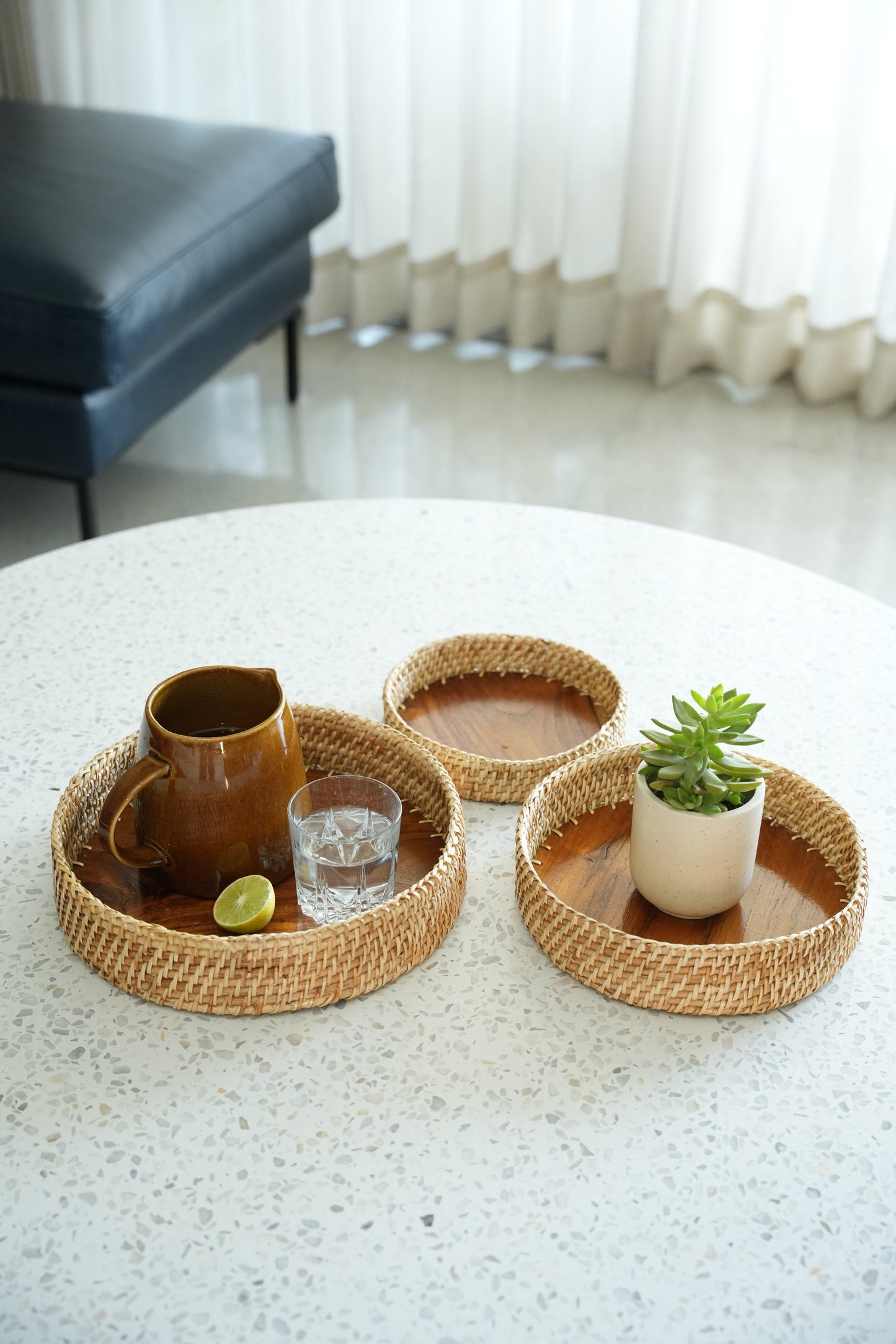 ROUND CANE TRAY
