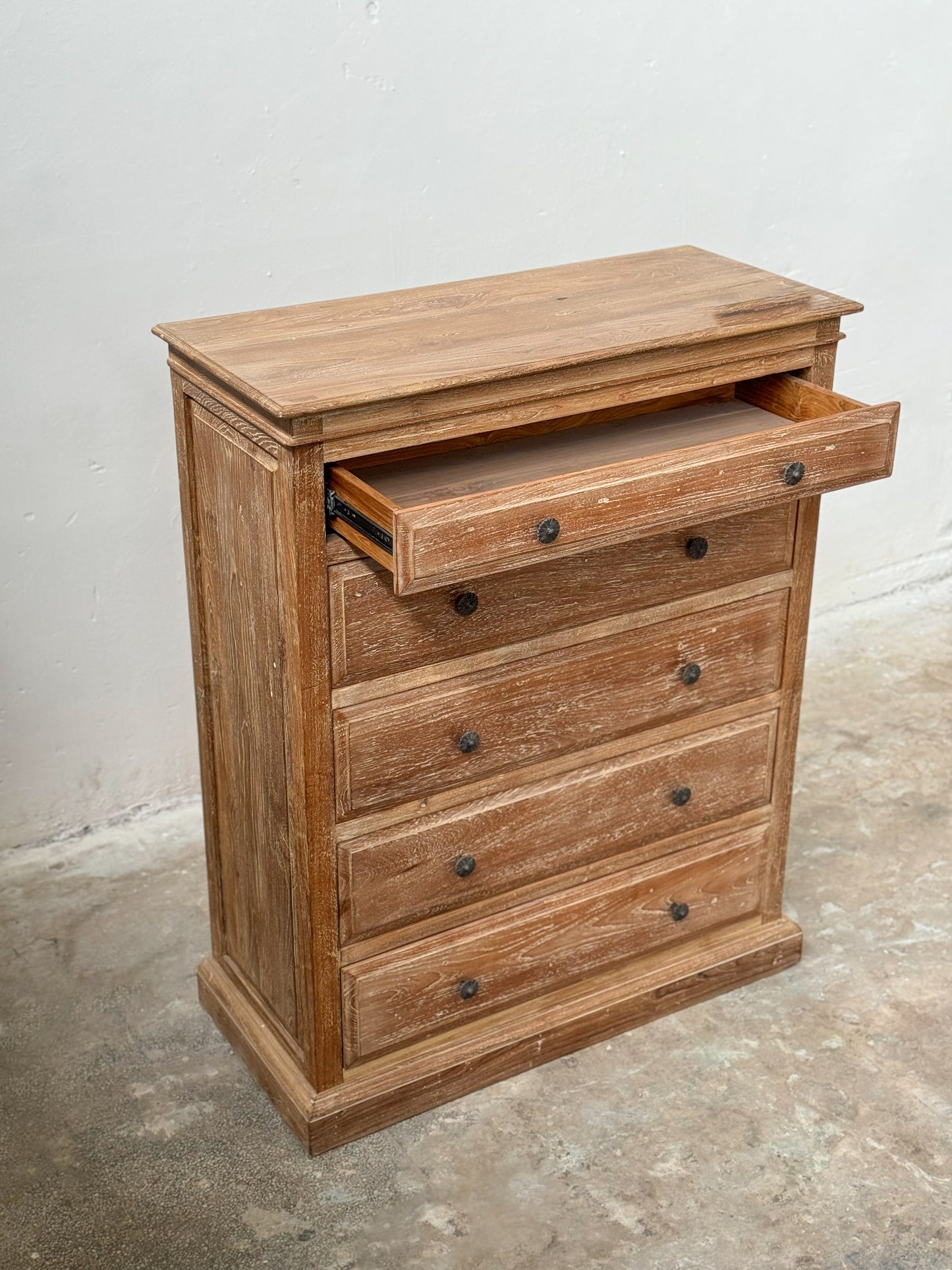 CARVER CHEST OF DRAWERS