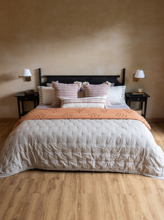 CAMILE EMBROIDERED BEIGE QUILT