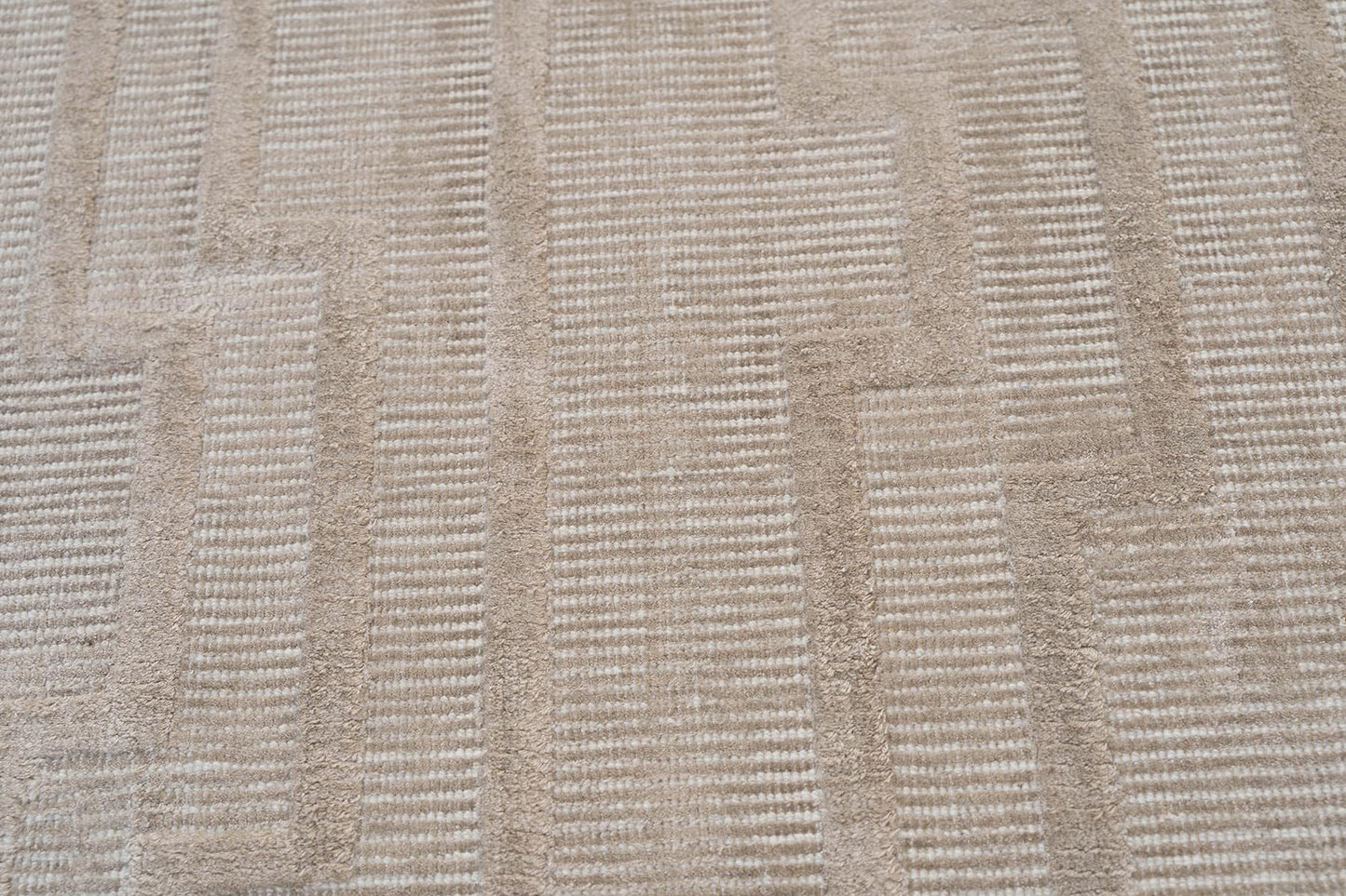 HOMMAGE WOOL AND SILK RUG