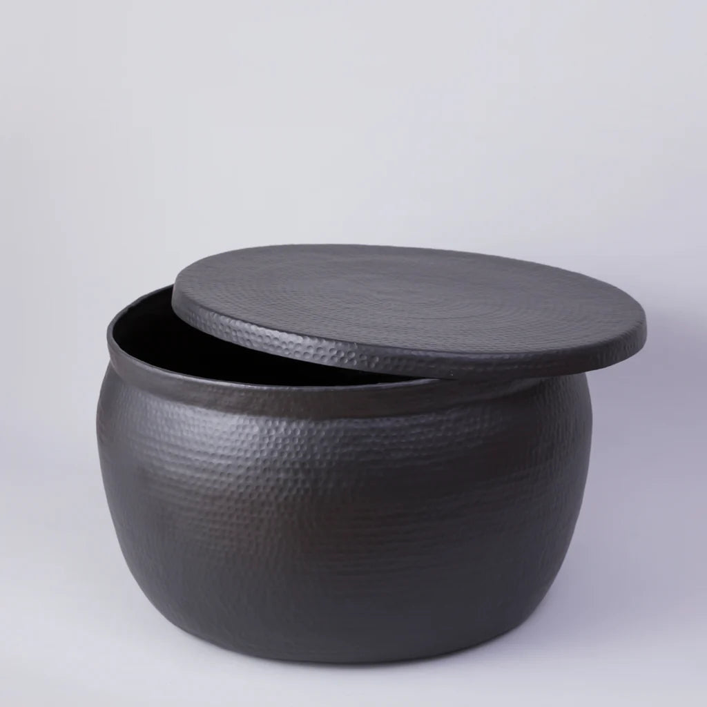 MATTE BLACK TUMBLER TABLE