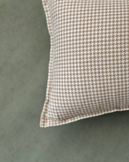 JULES HOUNDSTOOTH CUSHION in BEIGE- details - ALTROVE