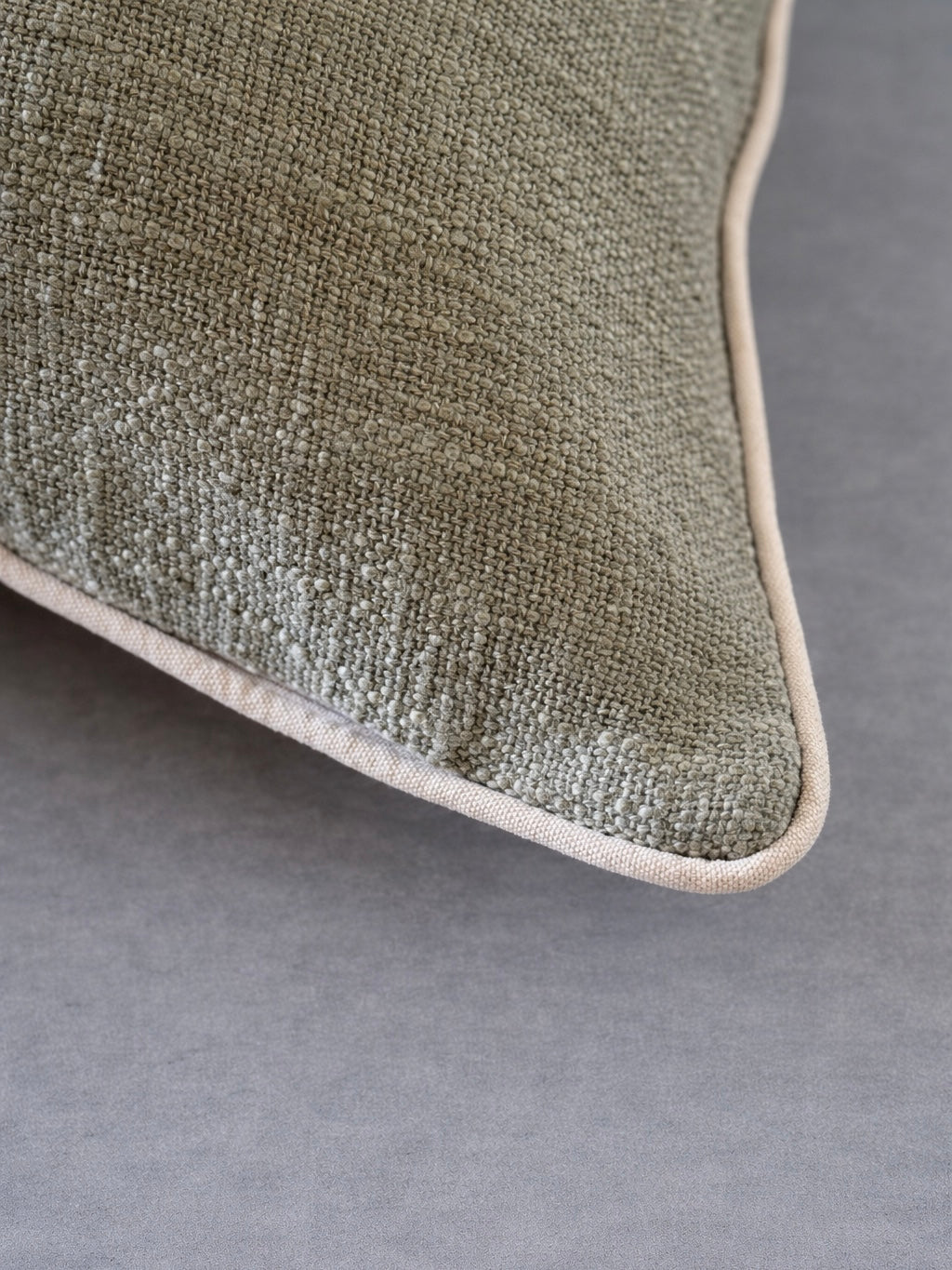 SAMUEL CUSHION in GREEN - details- ALTROVE 