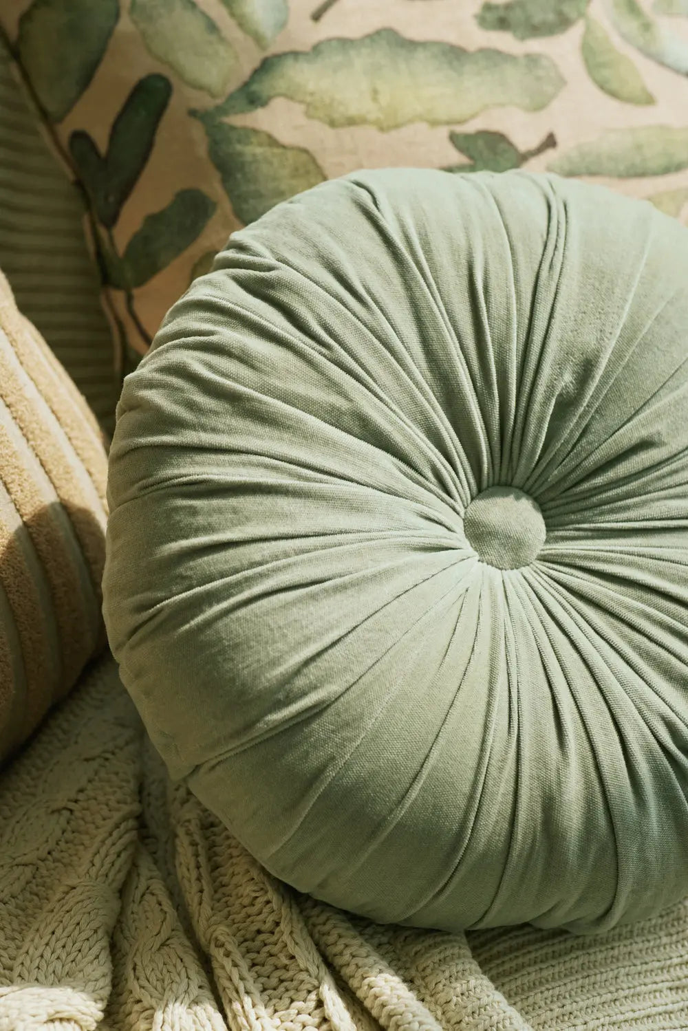 CUDDLE  SAGE VELVET ROUND CUSHION