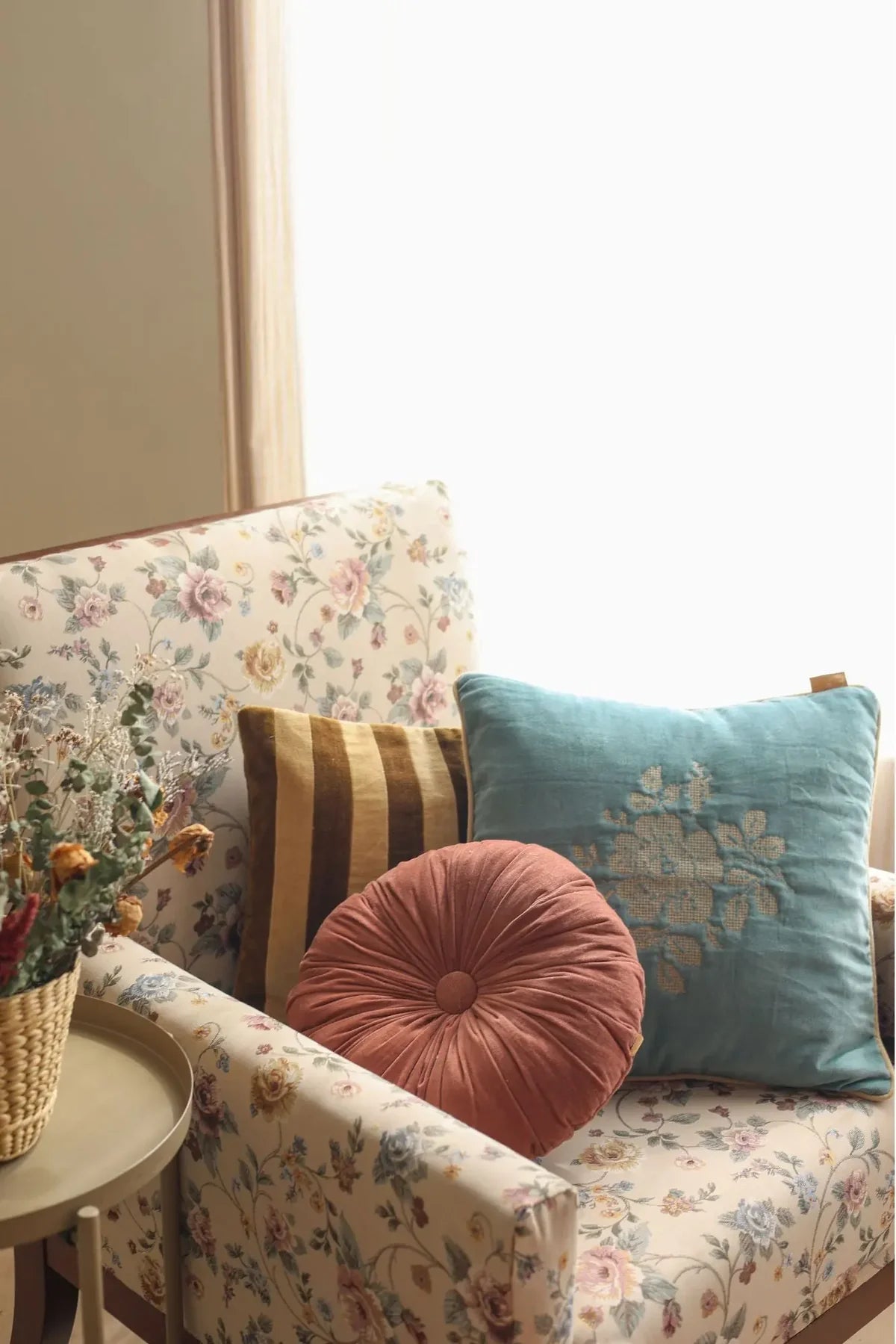 CUDDLE RHUBARB VELVET ROUND CUSHION