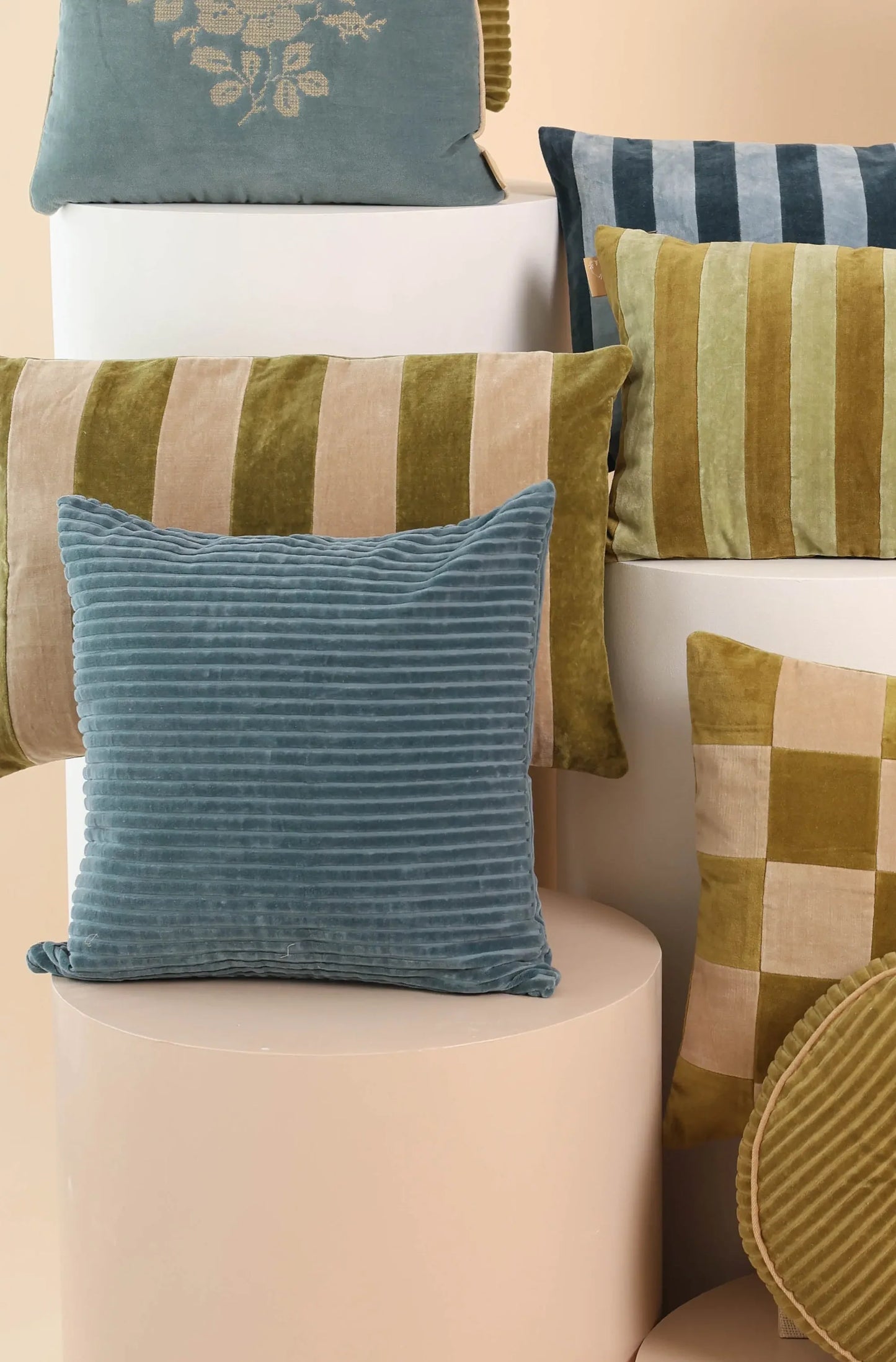 LUNA TEAL VELVET CUSHION COVER