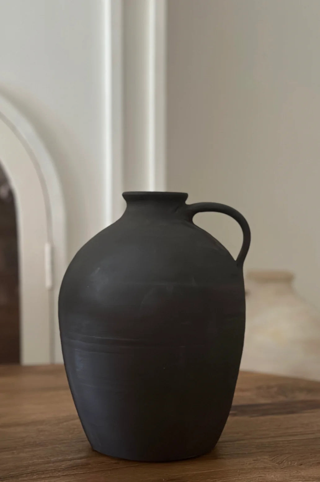 JUG VASE