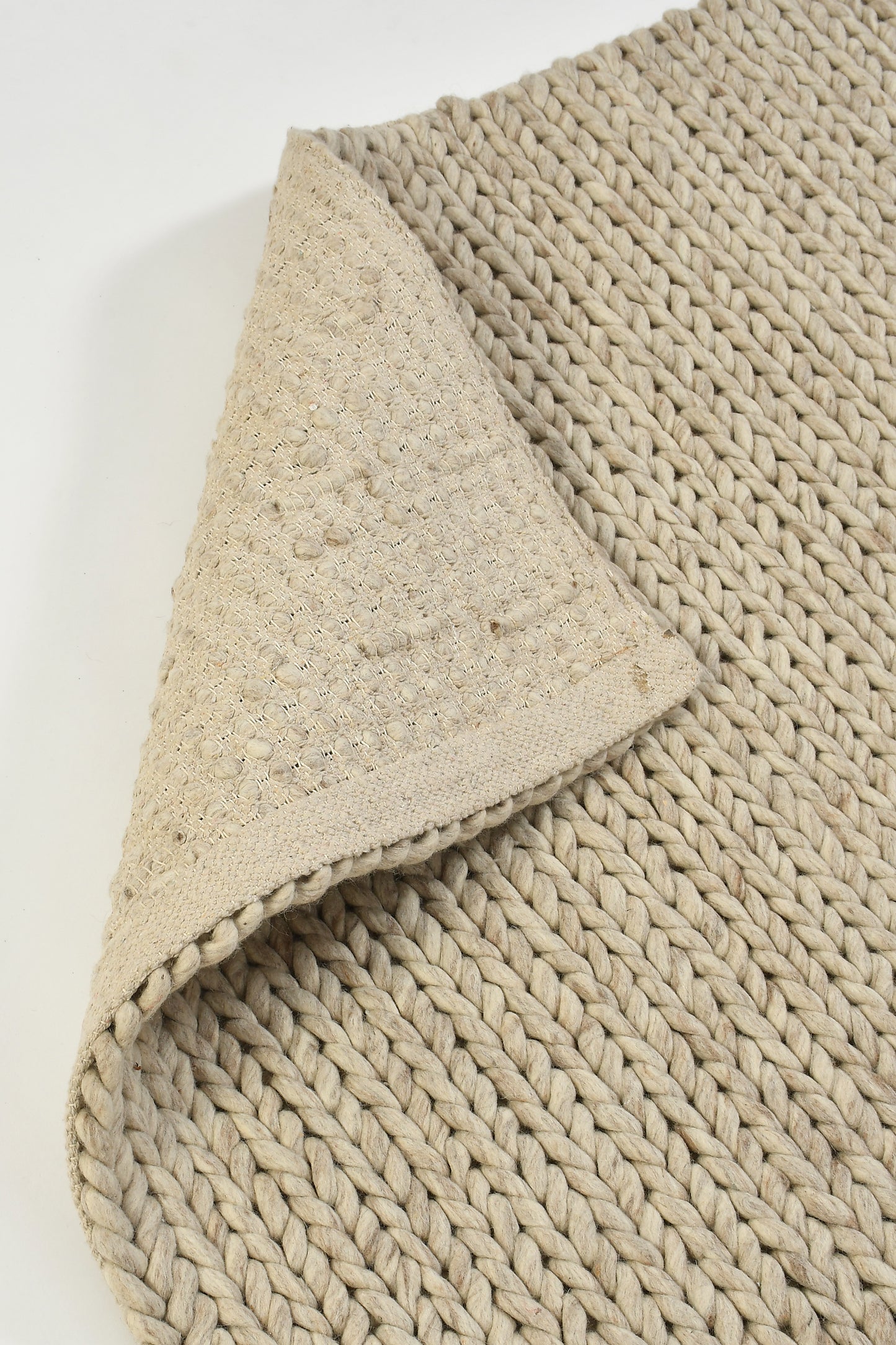 THICK BRAID RUG