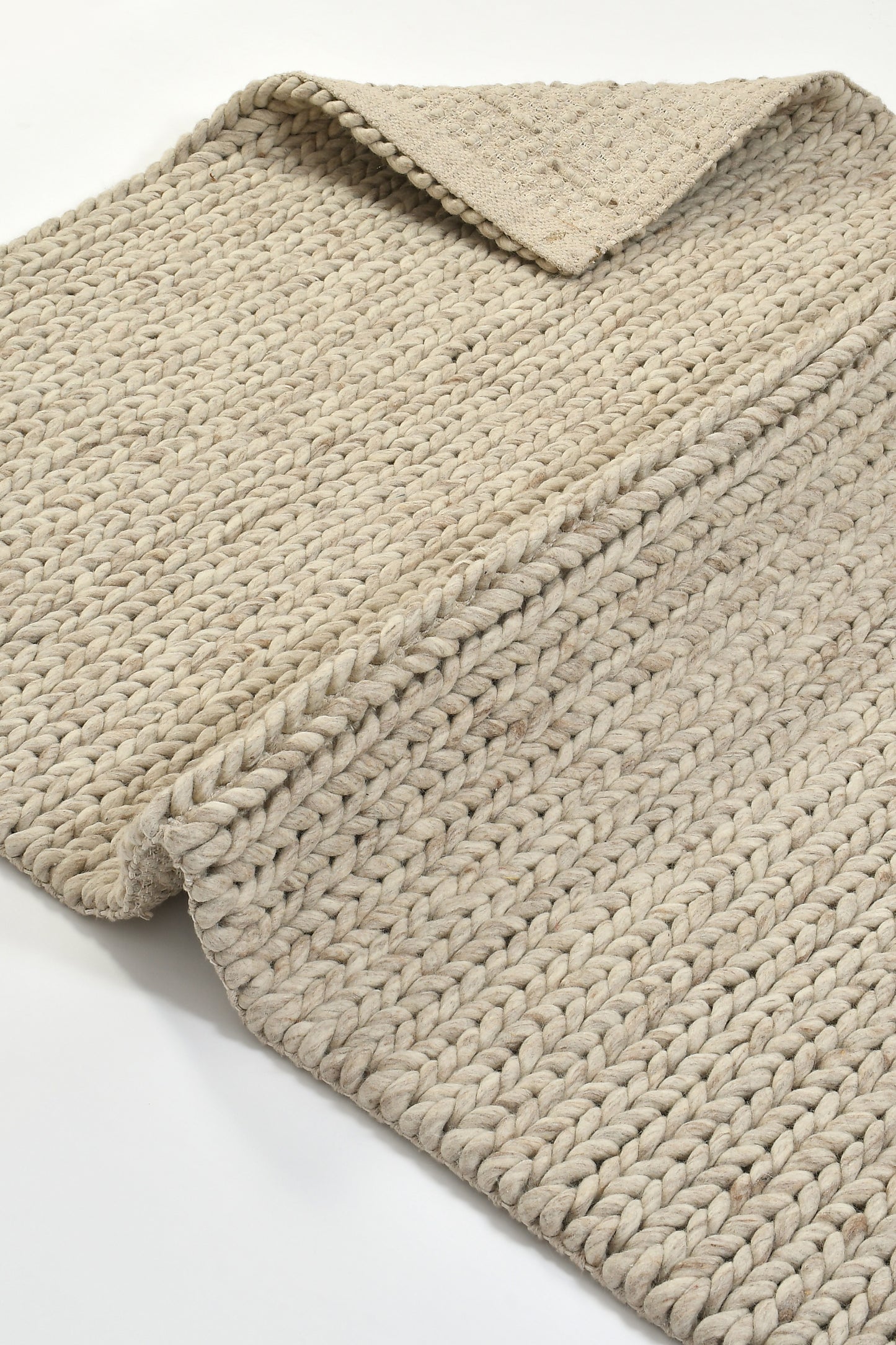 THICK BRAID RUG
