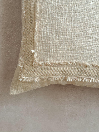 LACE CUSHION - details - ALTROVE