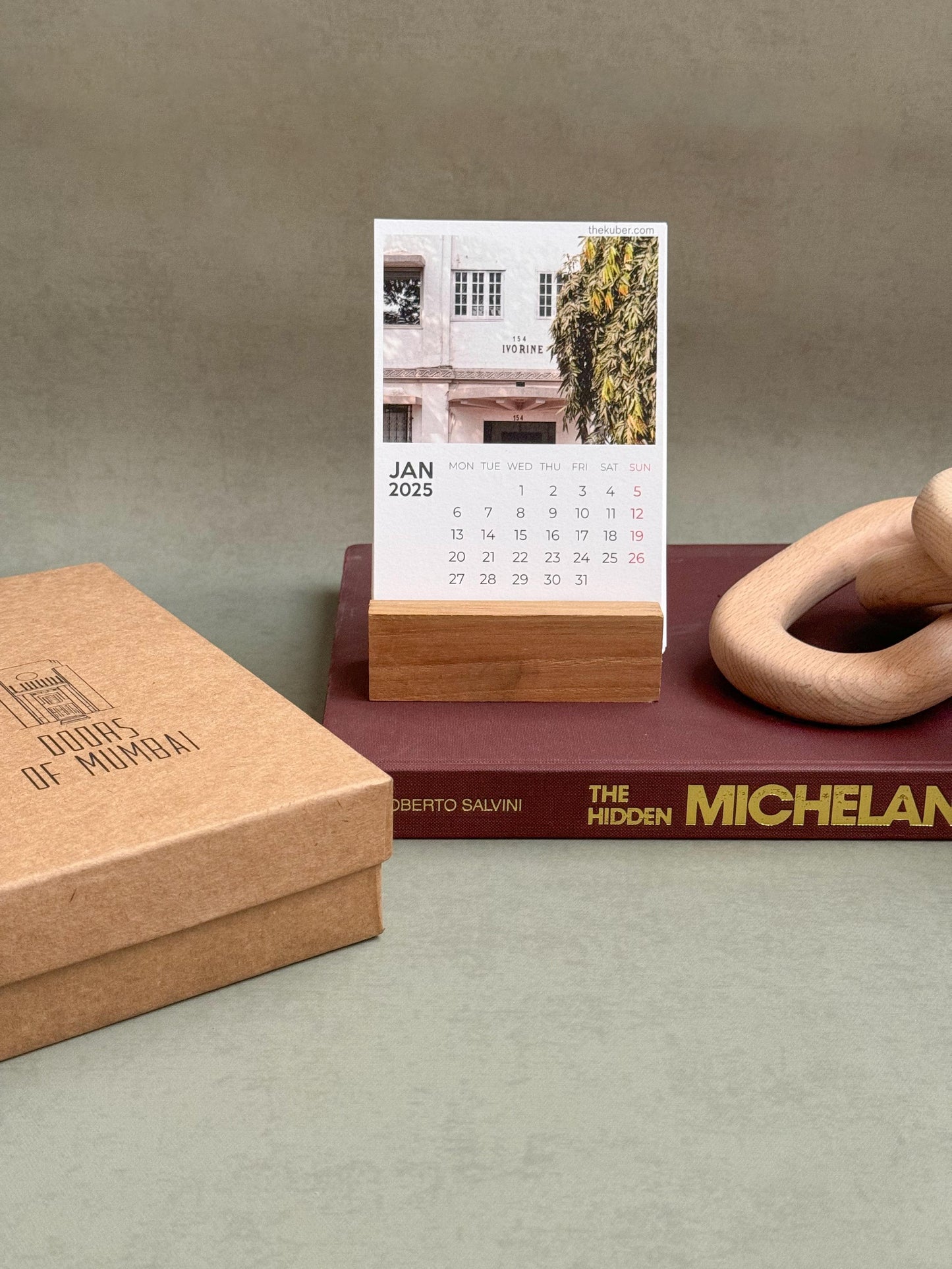 2025 CALENDAR GIFT BOX