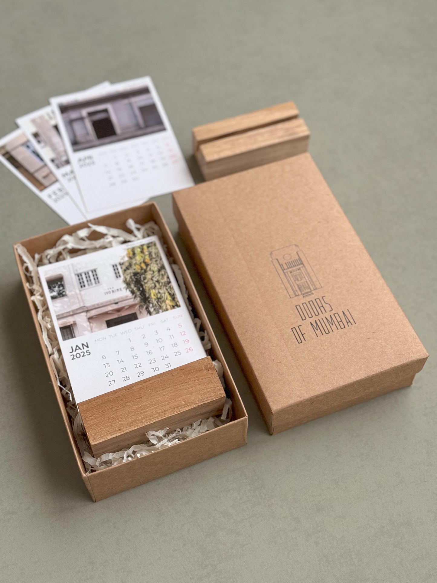 2025 CALENDAR GIFT BOX