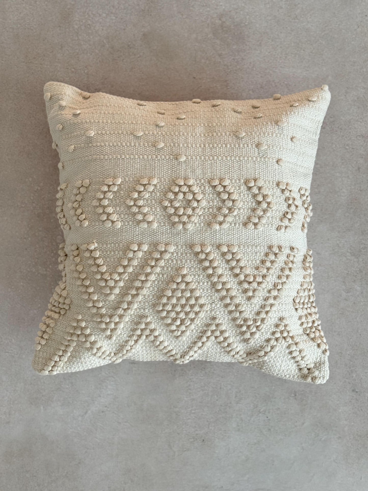 SABINE PATTERNED CUSHION IVORY