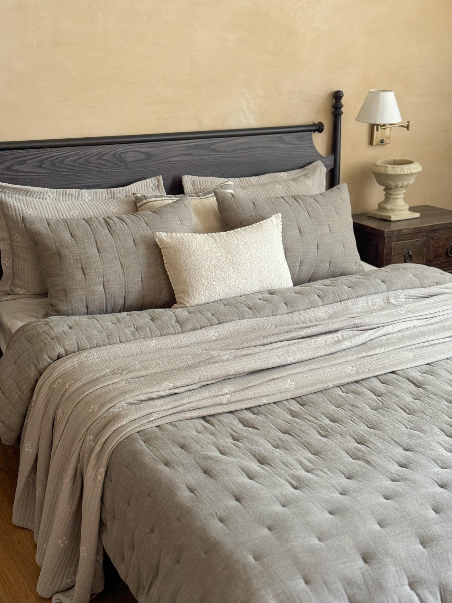 KELVIN BEDDING