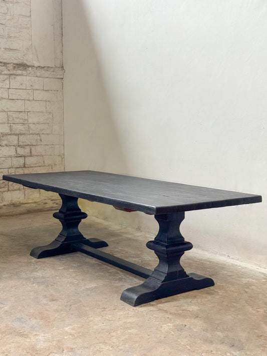 EDOUARD DINING TABLE
