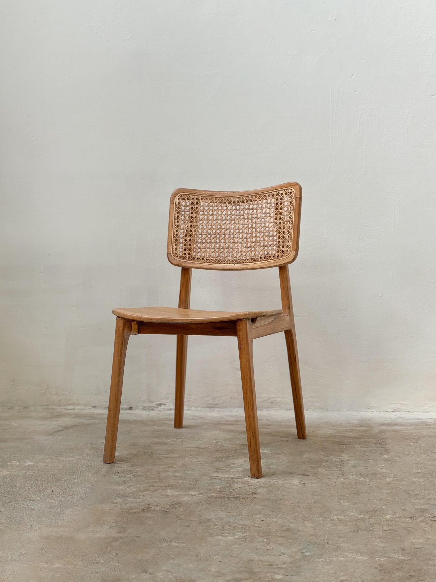 TREVOR CHAIR