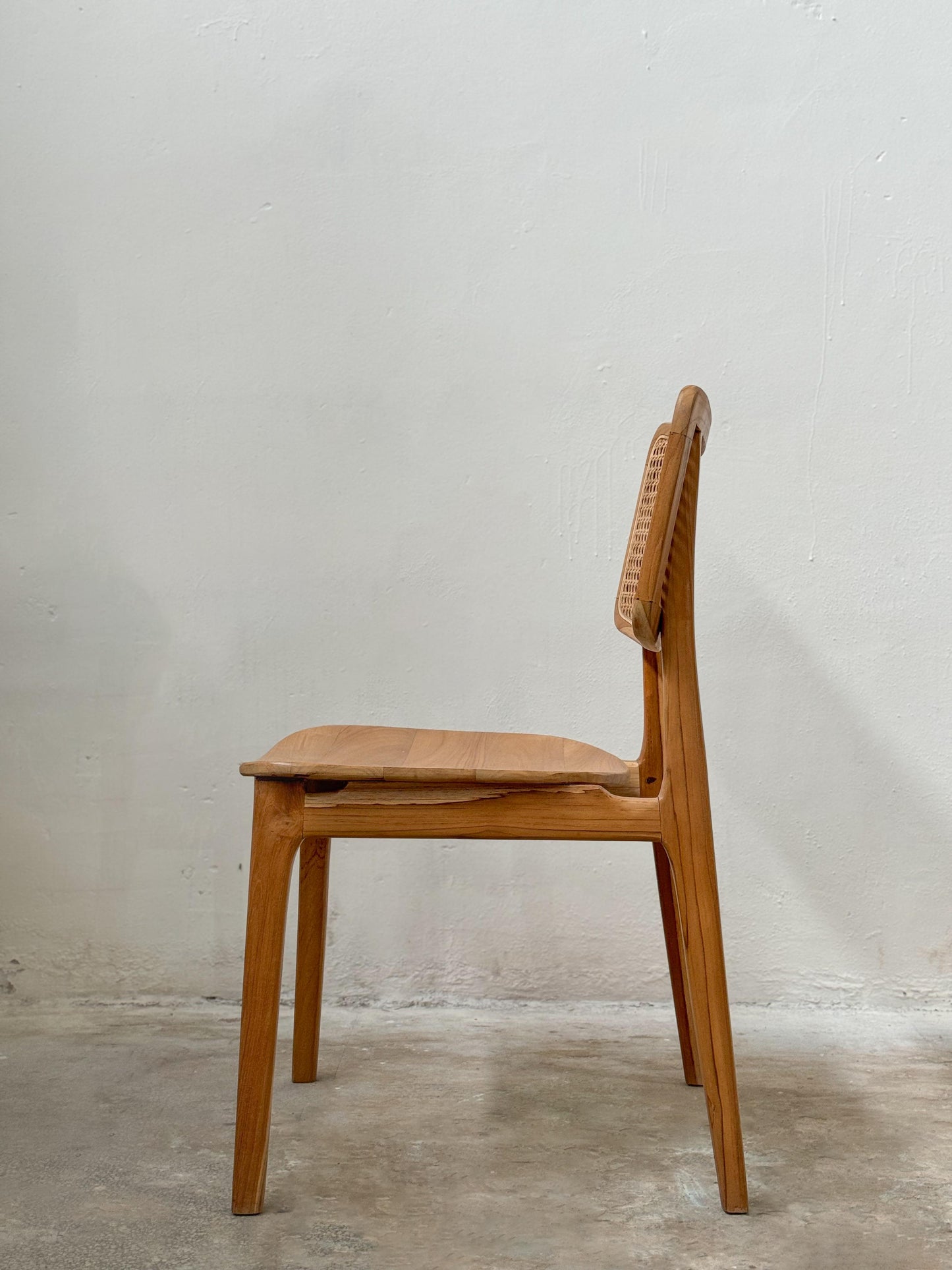 TREVOR CHAIR