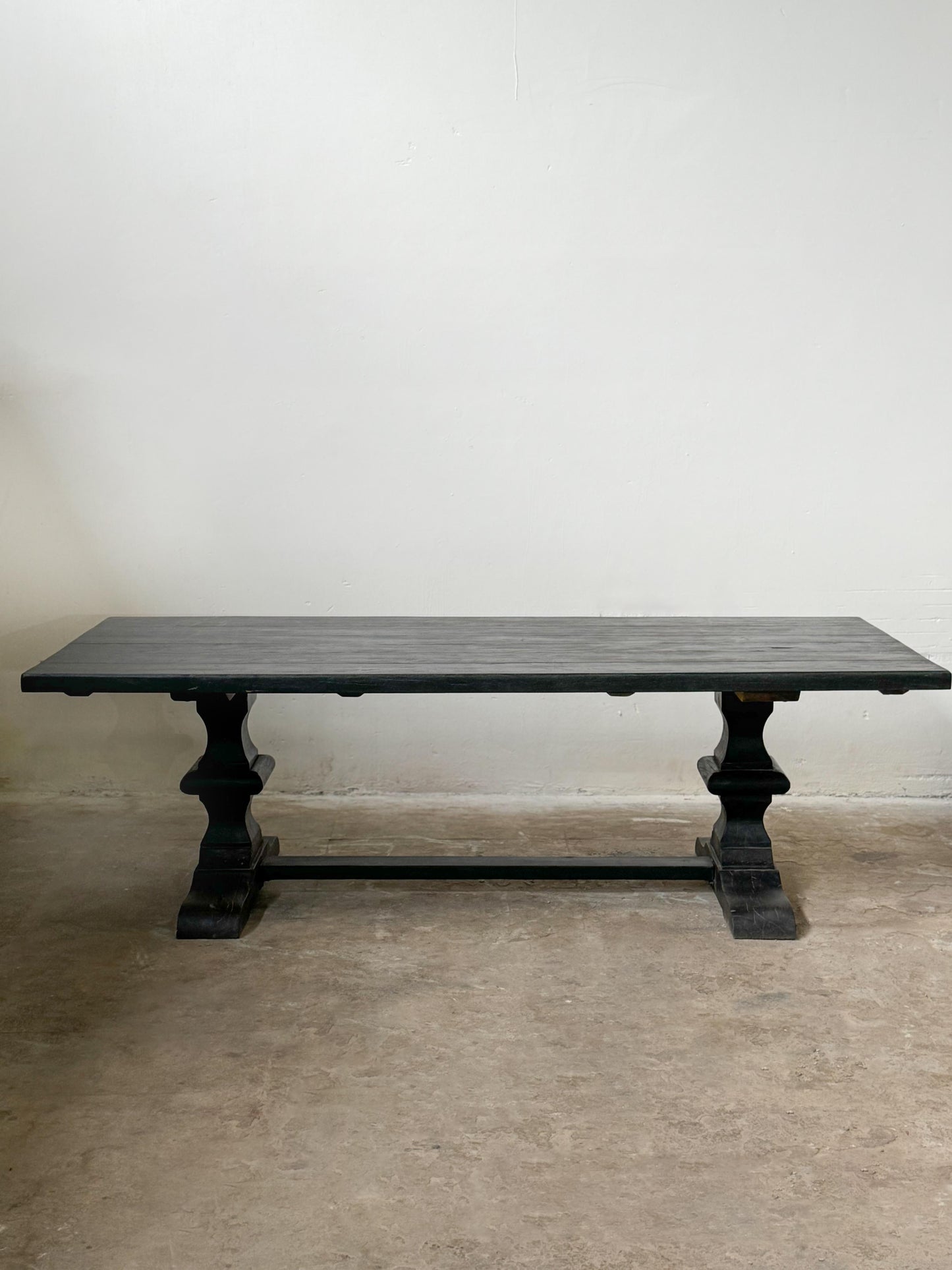 EDOUARD DINING TABLE