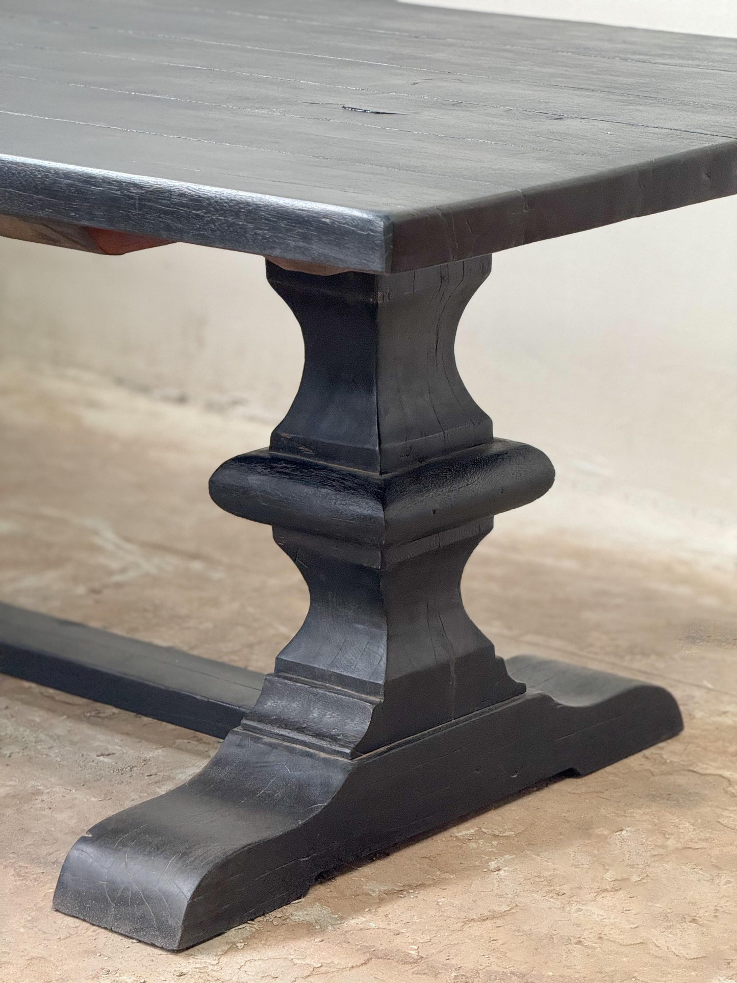 EDOUARD DINING TABLE
