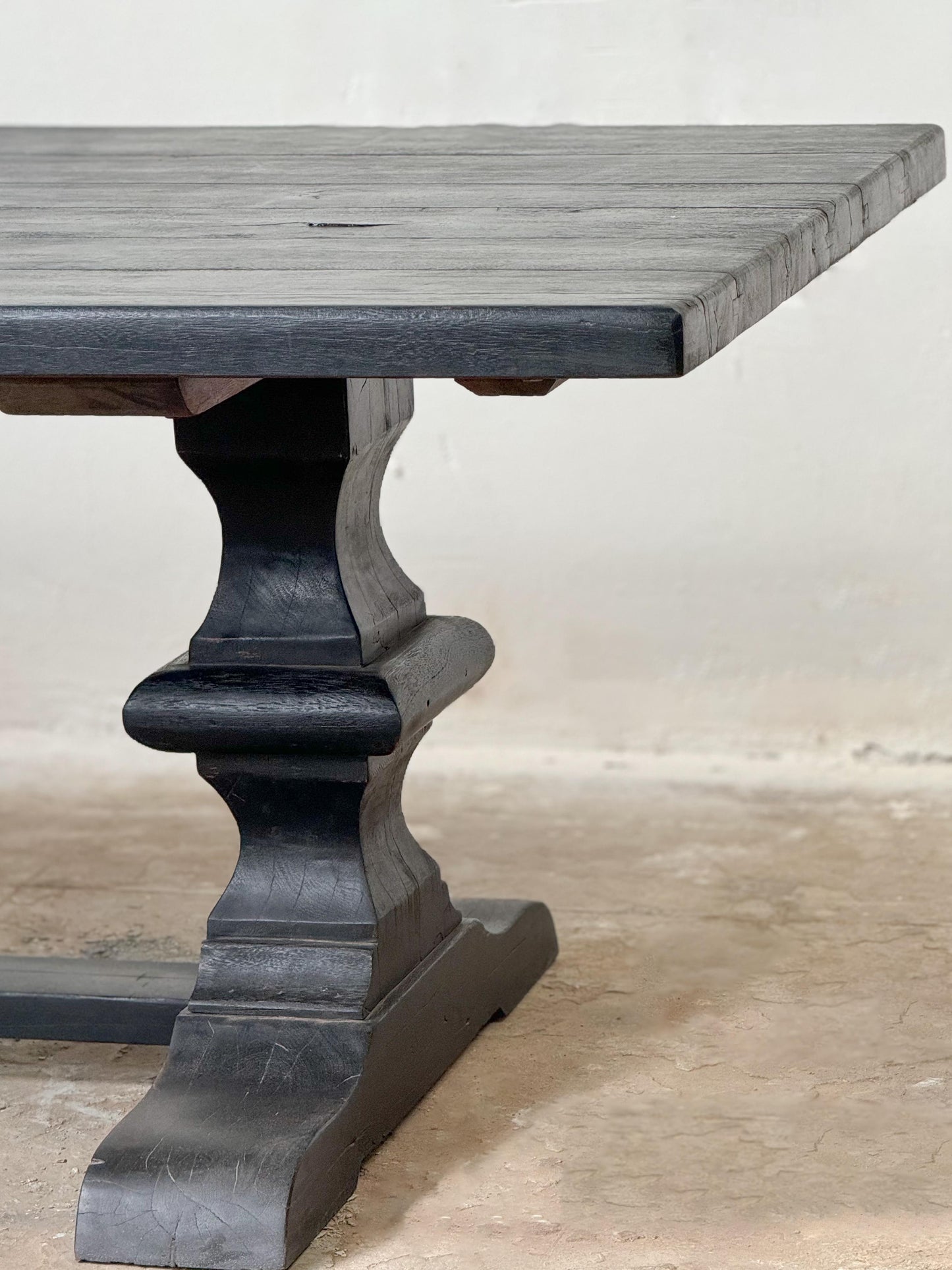 EDOUARD DINING TABLE