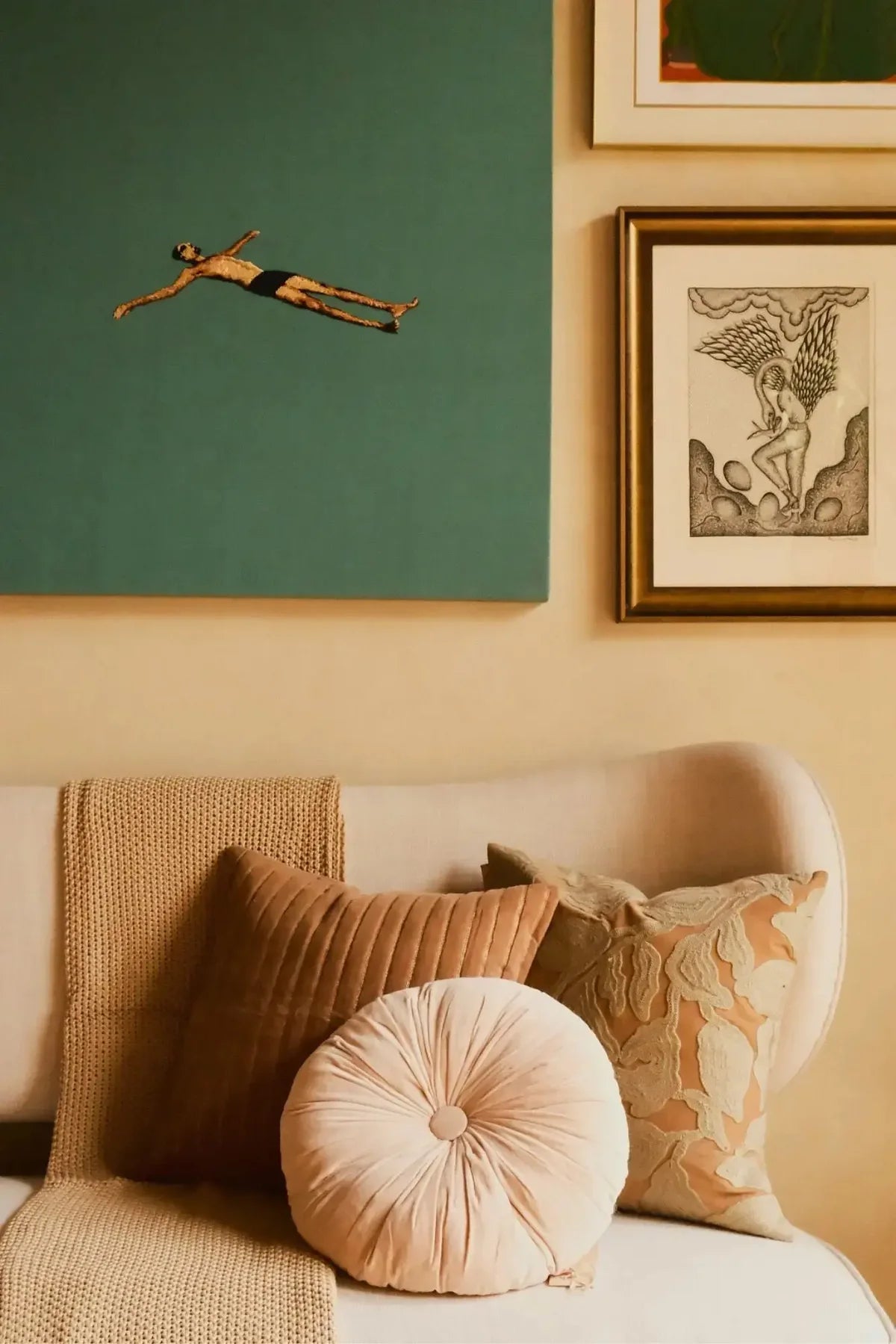 CUDDLE BABY PINK VELVET ROUND CUSHION