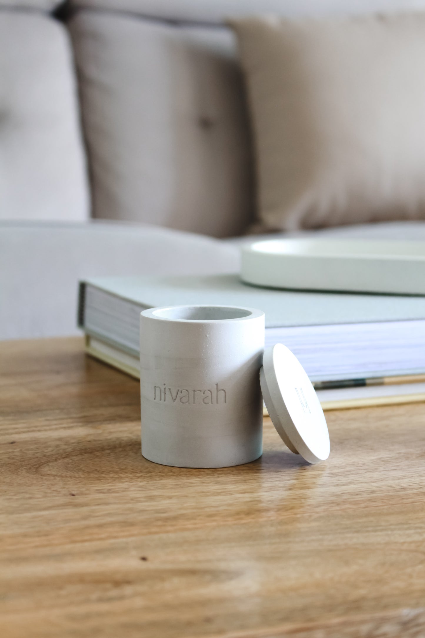 COASTAL BREEZE SCENTED CANDLE - SMALL