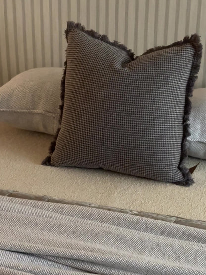 WAFFLE CUSHION