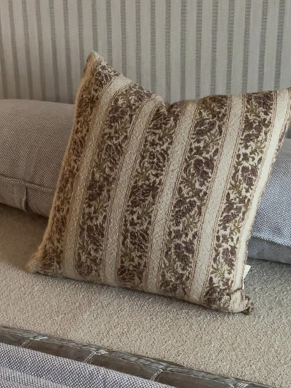 FLORA CUSHION
