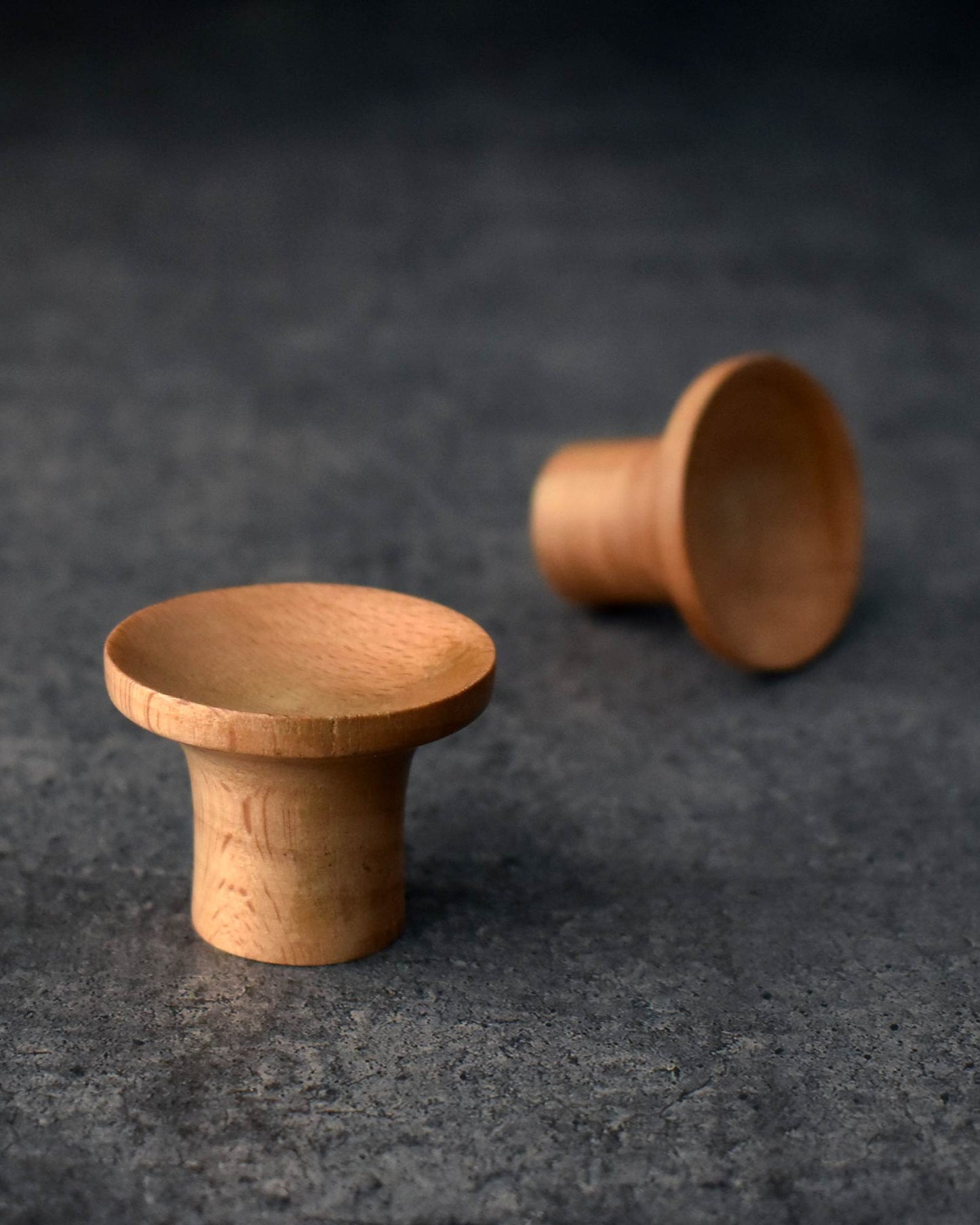 HADRIAN WOOD CABINET DOOR KNOB
