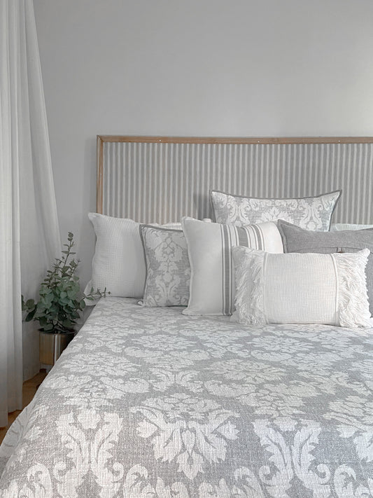 VICTORIA BEDDING