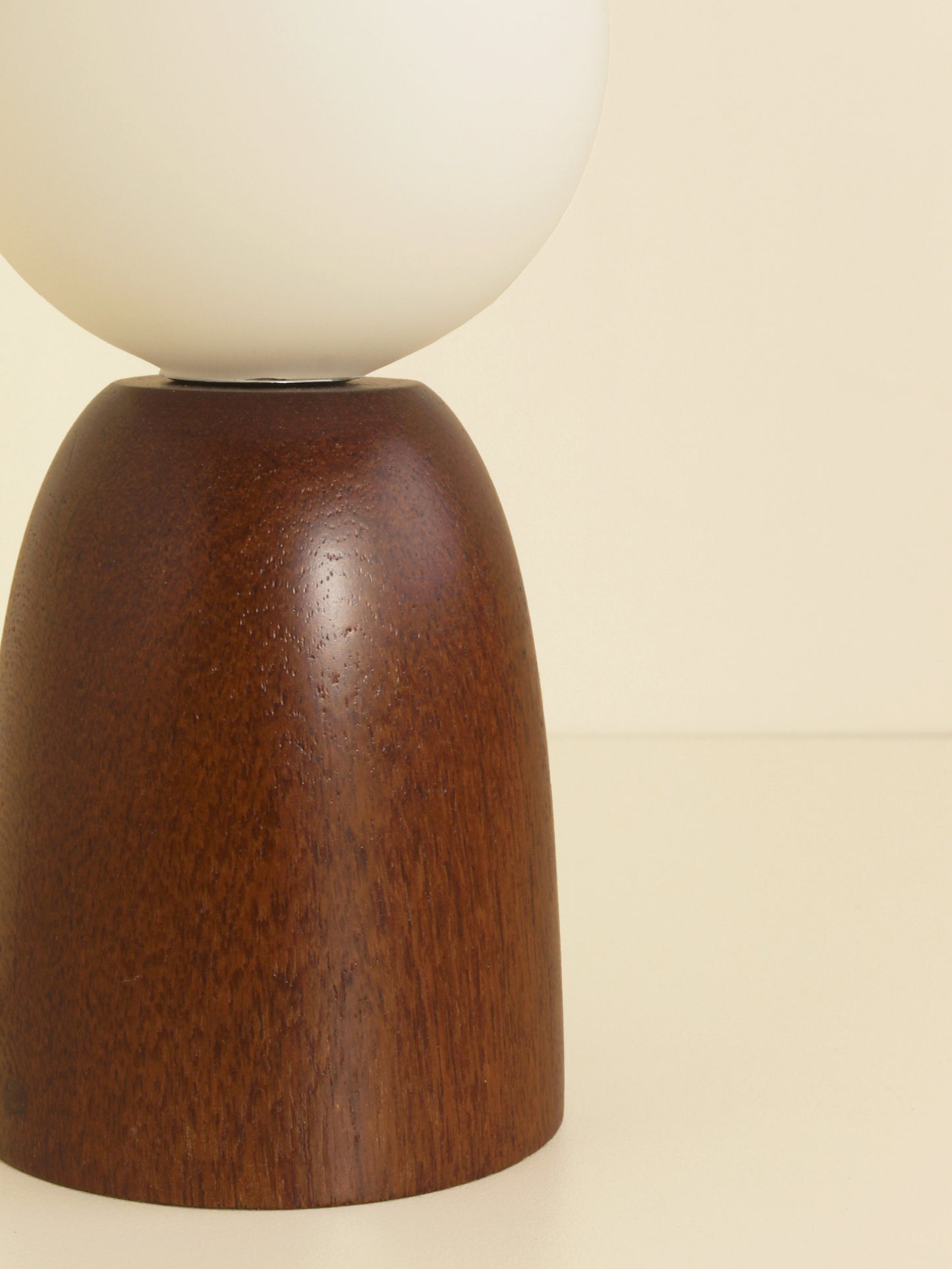 PILA TABLE LAMP