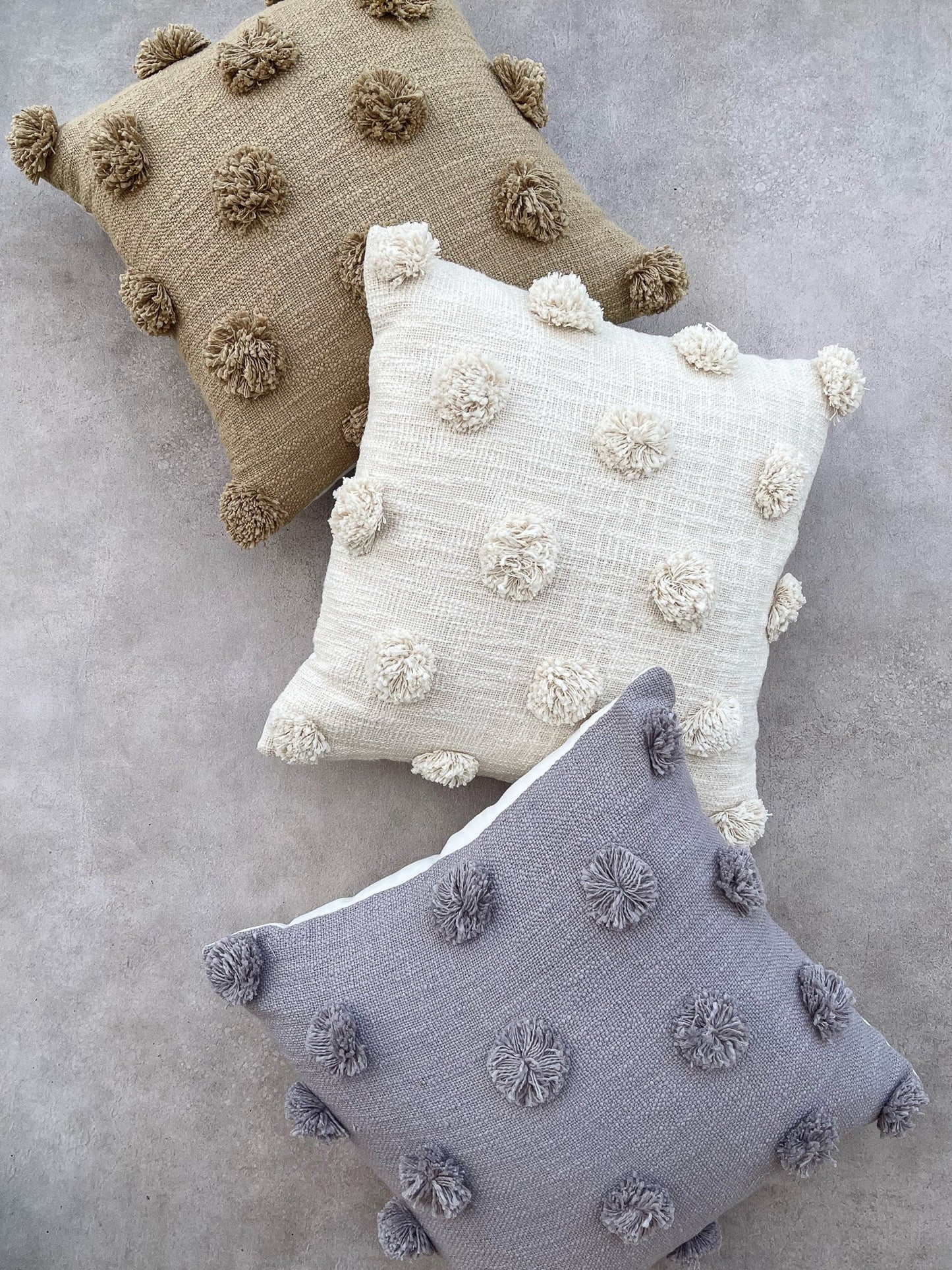 ANNA POMMED CUSHION