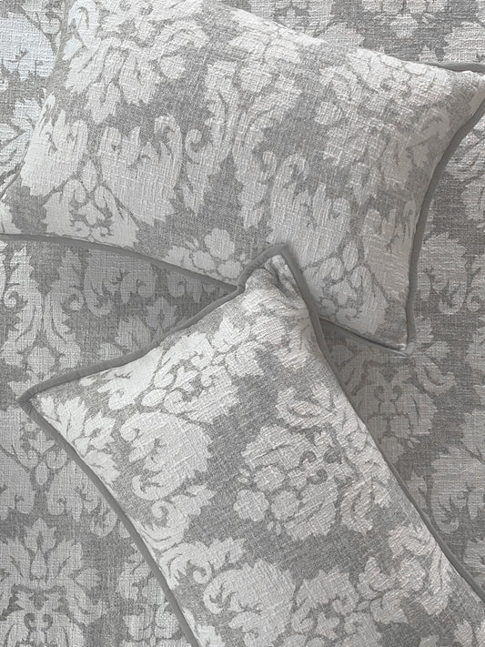 VICTORIA BEDDING