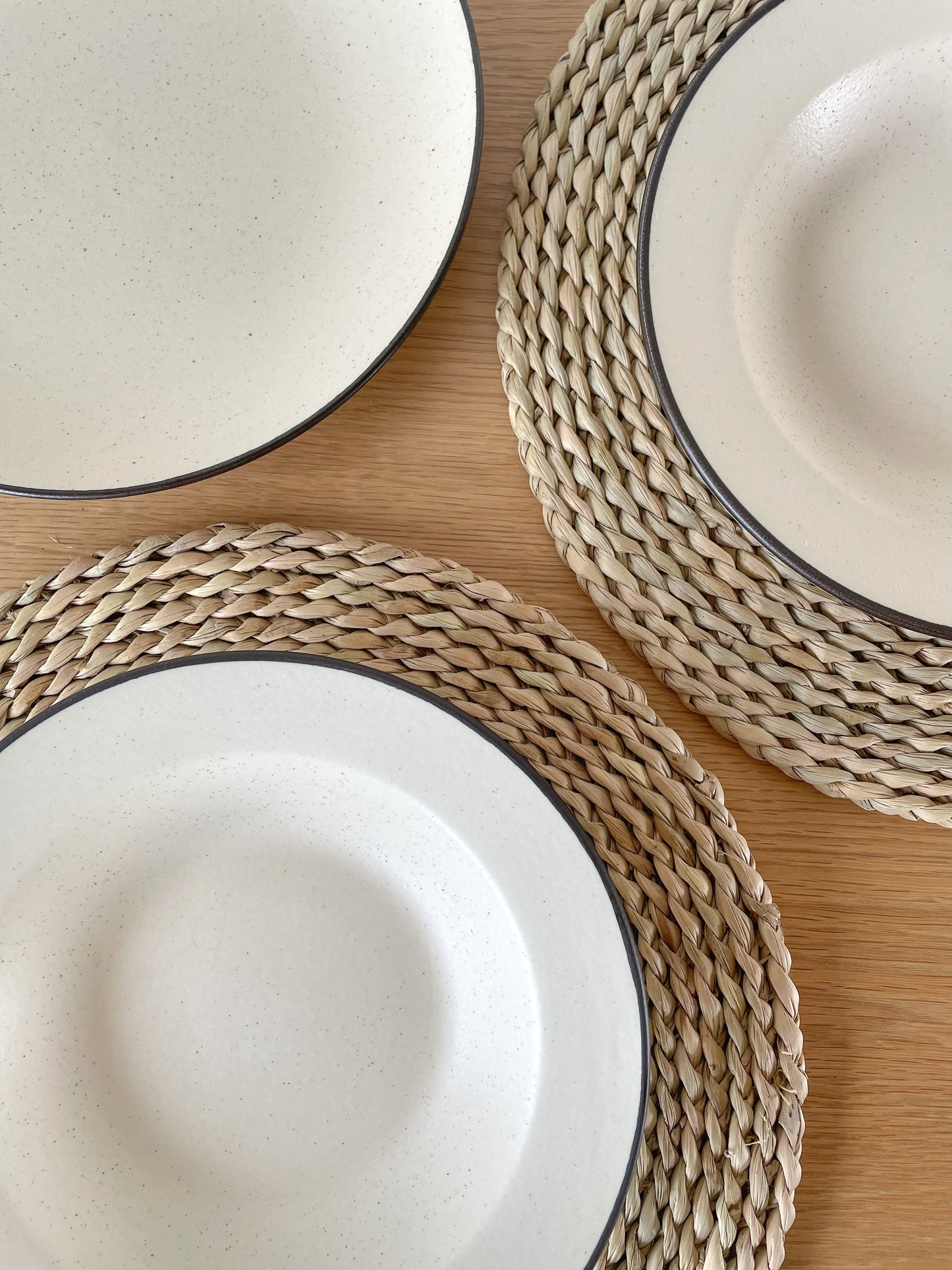 ROUND KAUNA GRASS PLACEMAT